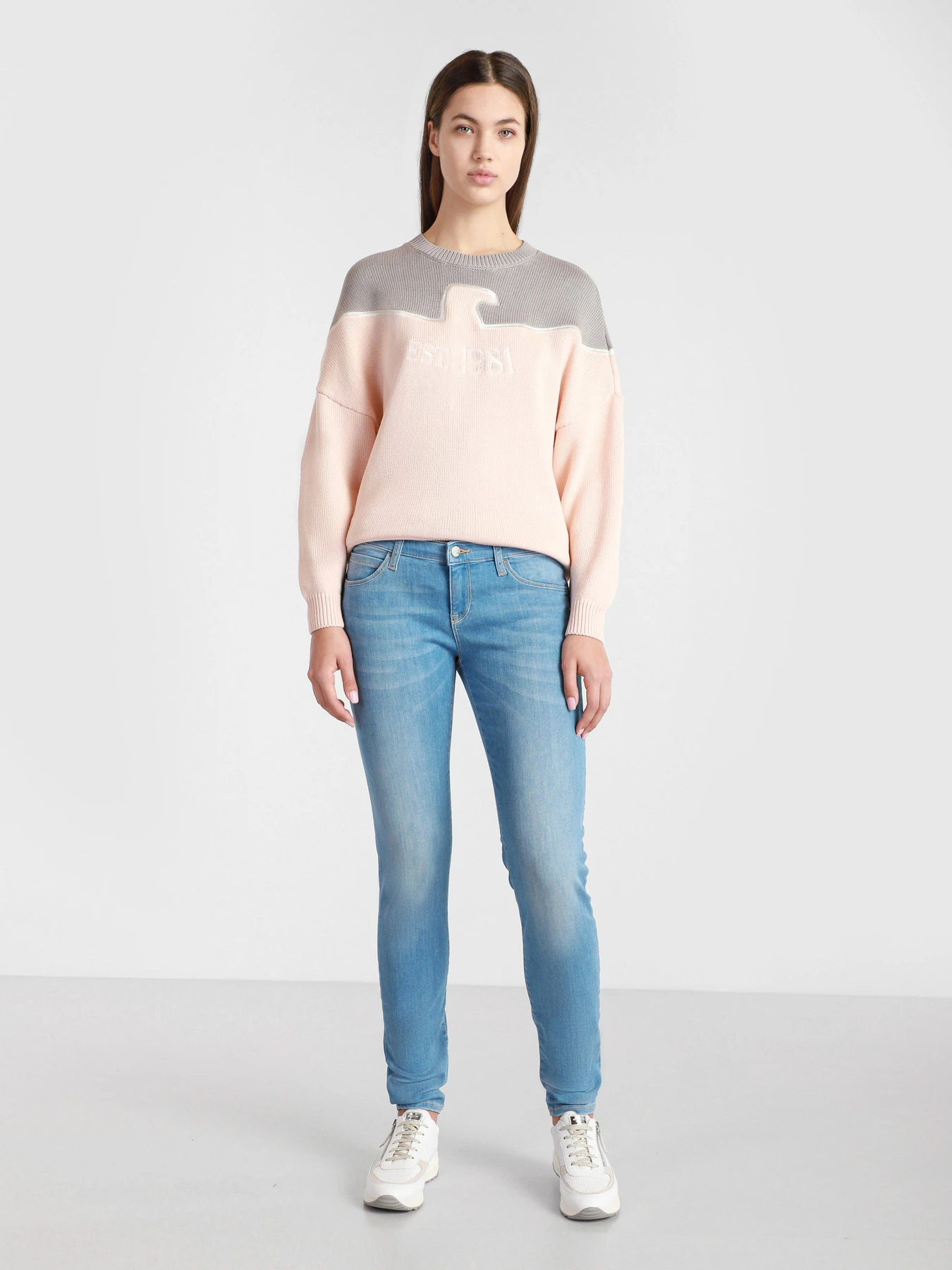 Джинсы Emporio Armani Slim модель 3K2J06-2DE9Z-0943 Джинсы Emporio Armani Slim модель 3K2J06-2DE9Z-0943 Фото