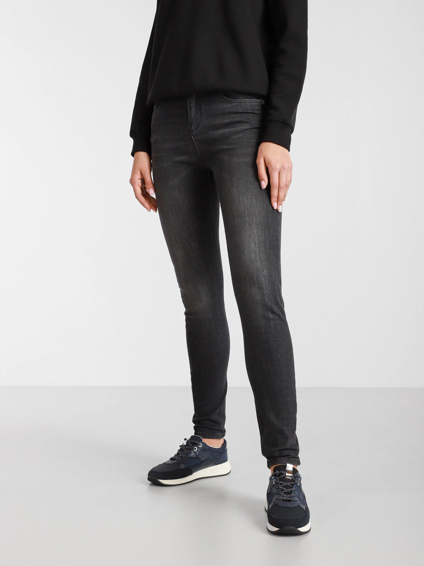 Джинсы Emporio Armani Super Skinny модель 3K2J20-2DE9Z-0668 Джинсы Emporio Armani Super Skinny модель 3K2J20-2DE9Z-0668 Фото