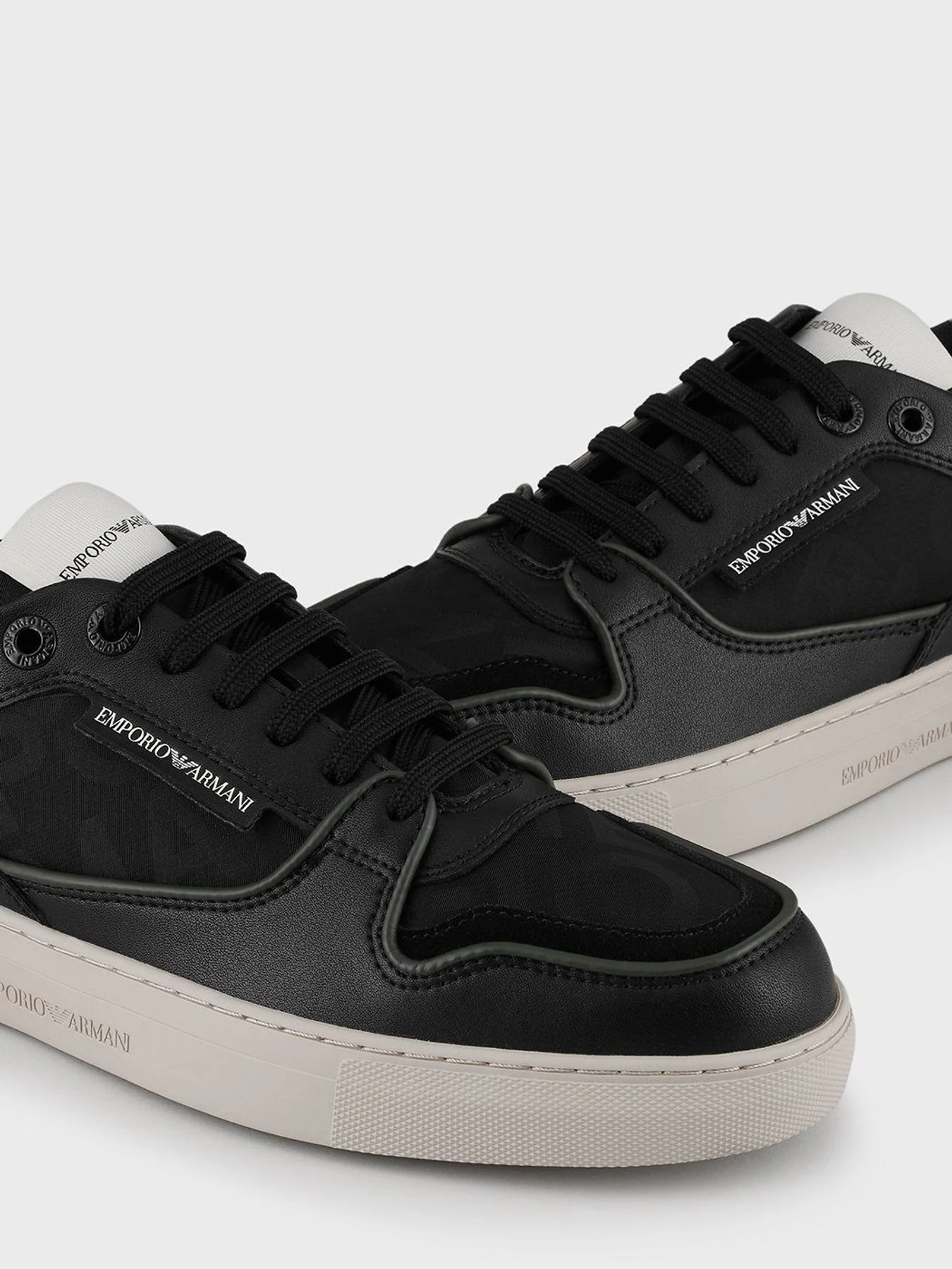 Кроссовки Emporio Armani модель X4X549-XM957-Q312 Кроссовки Emporio Armani модель X4X549-XM957-Q312 Фото