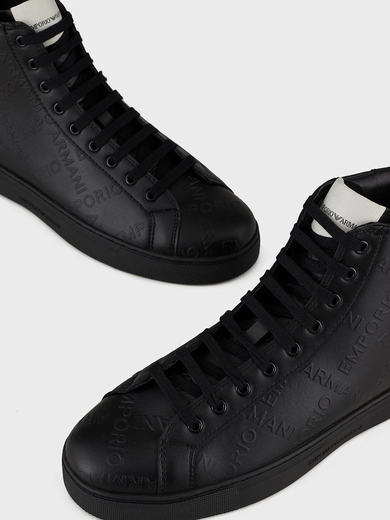 Кроссовки Emporio Armani модель X4Z099-XM994-K001 Фото