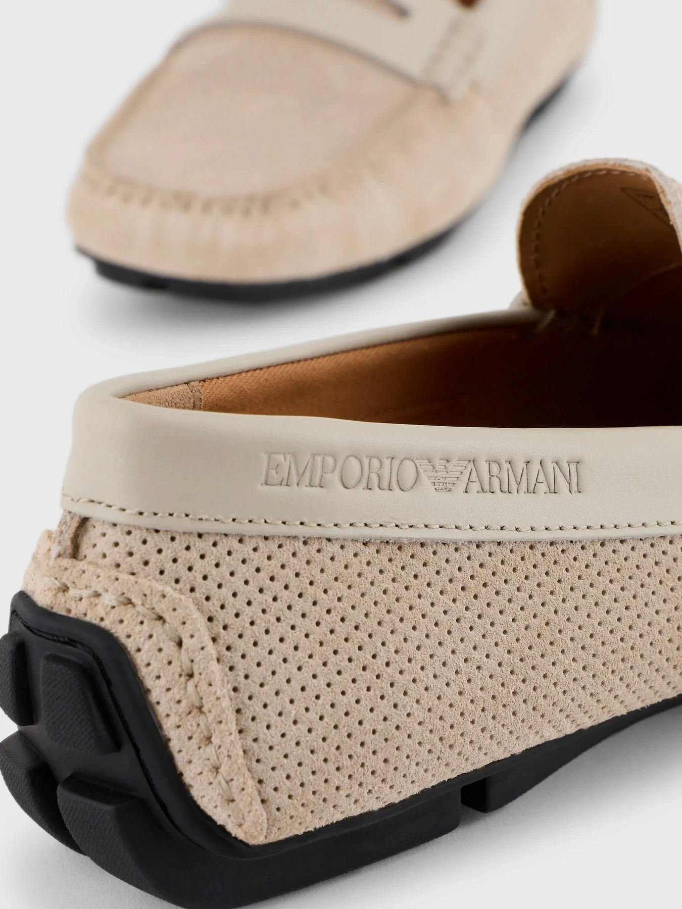 Слипоны и мокасины Emporio Armani модель X4B146-XN784-S747 Фото