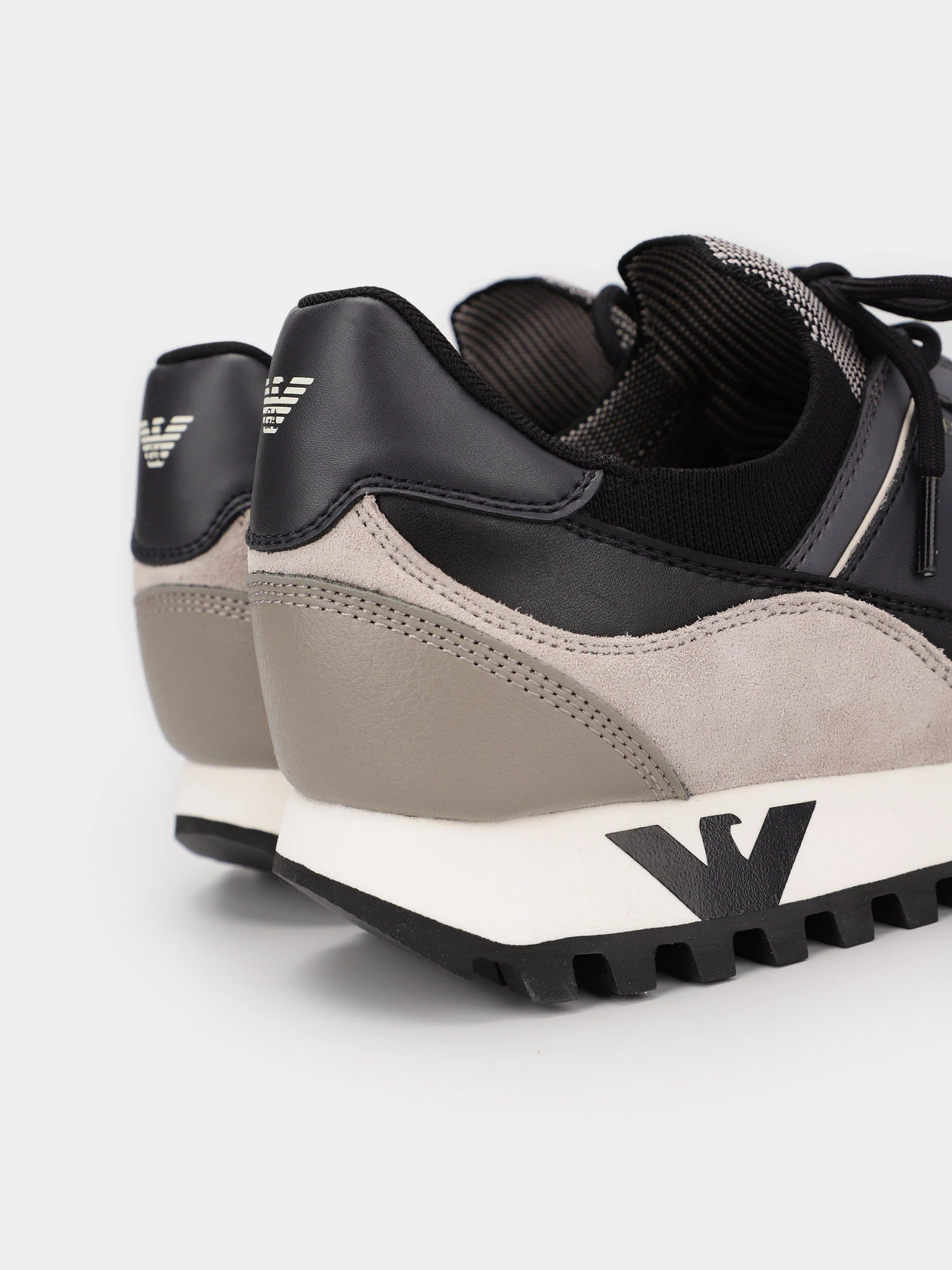 Кроссовки Emporio Armani модель X4X616-XN632-S728 Фото