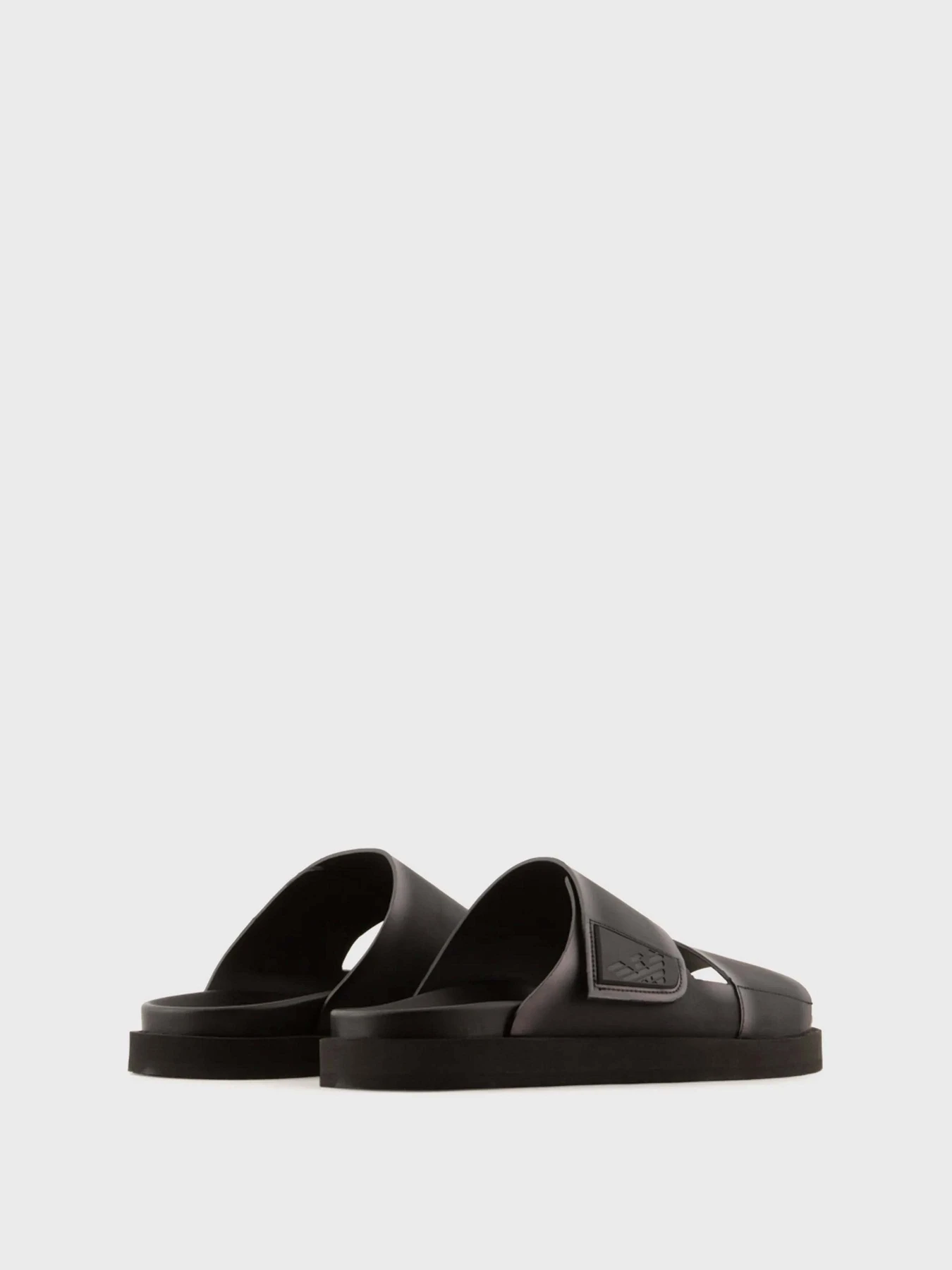 Шлёпанцы Emporio Armani модель X4P128-XD366-00002 Шлёпанцы Emporio Armani модель X4P128-XD366-00002 Фото