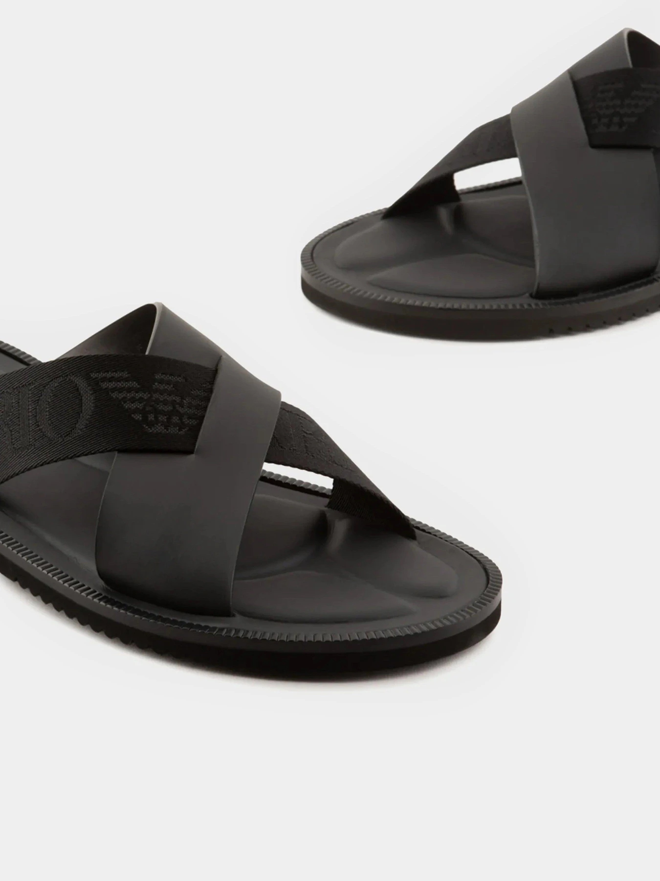 Шльопанці Emporio Armani модель X4P124-XN787-K001 Шльопанці Emporio Armani модель X4P124-XN787-K001 Фото