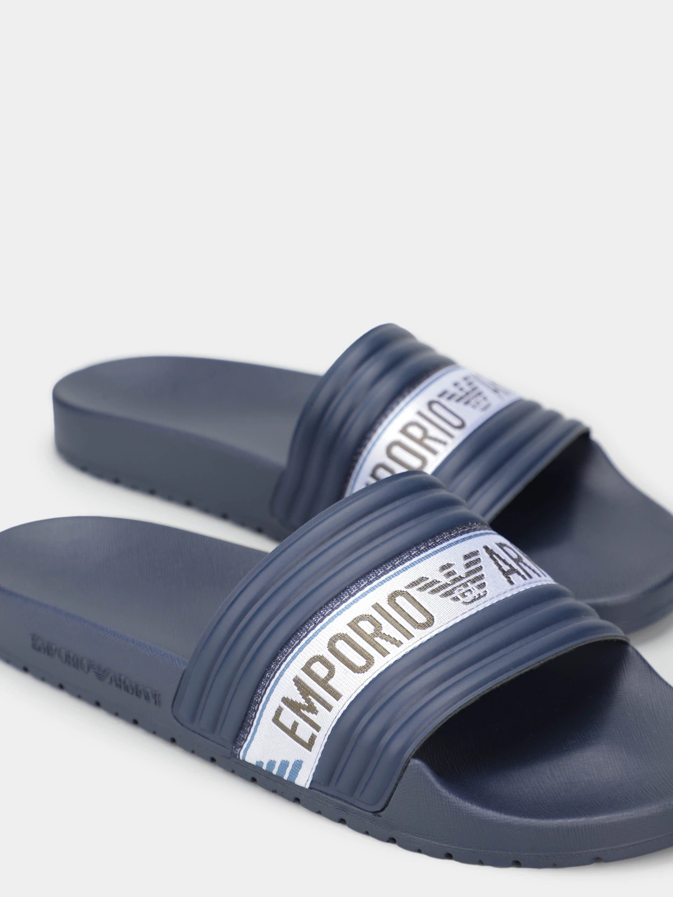 Шльопанці Emporio Armani модель XVPS06-XN999-T637 Шльопанці Emporio Armani модель XVPS06-XN999-T637 Фото