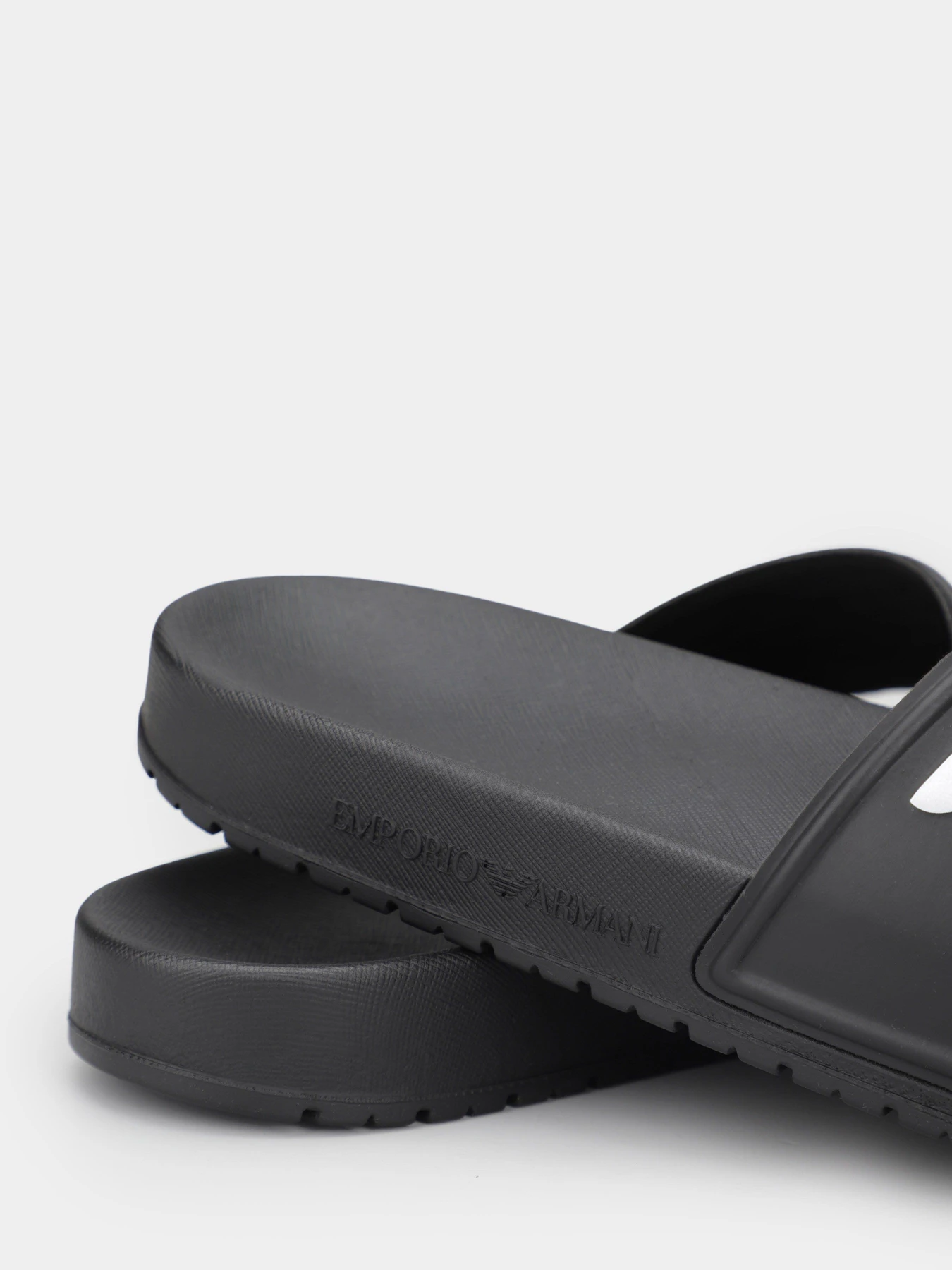 Шльопанці Emporio Armani модель XVPS08-XN747-A120 Шльопанці Emporio Armani модель XVPS08-XN747-A120 Фото