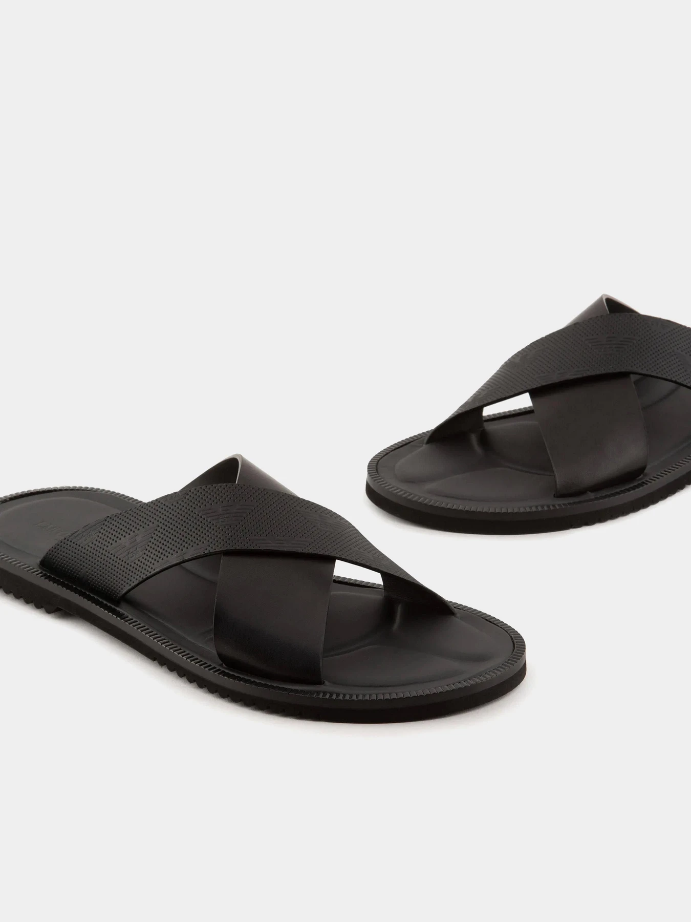 Шльопанці Emporio Armani модель X4P125-XN789-K001 Шльопанці Emporio Armani модель X4P125-XN789-K001 Фото