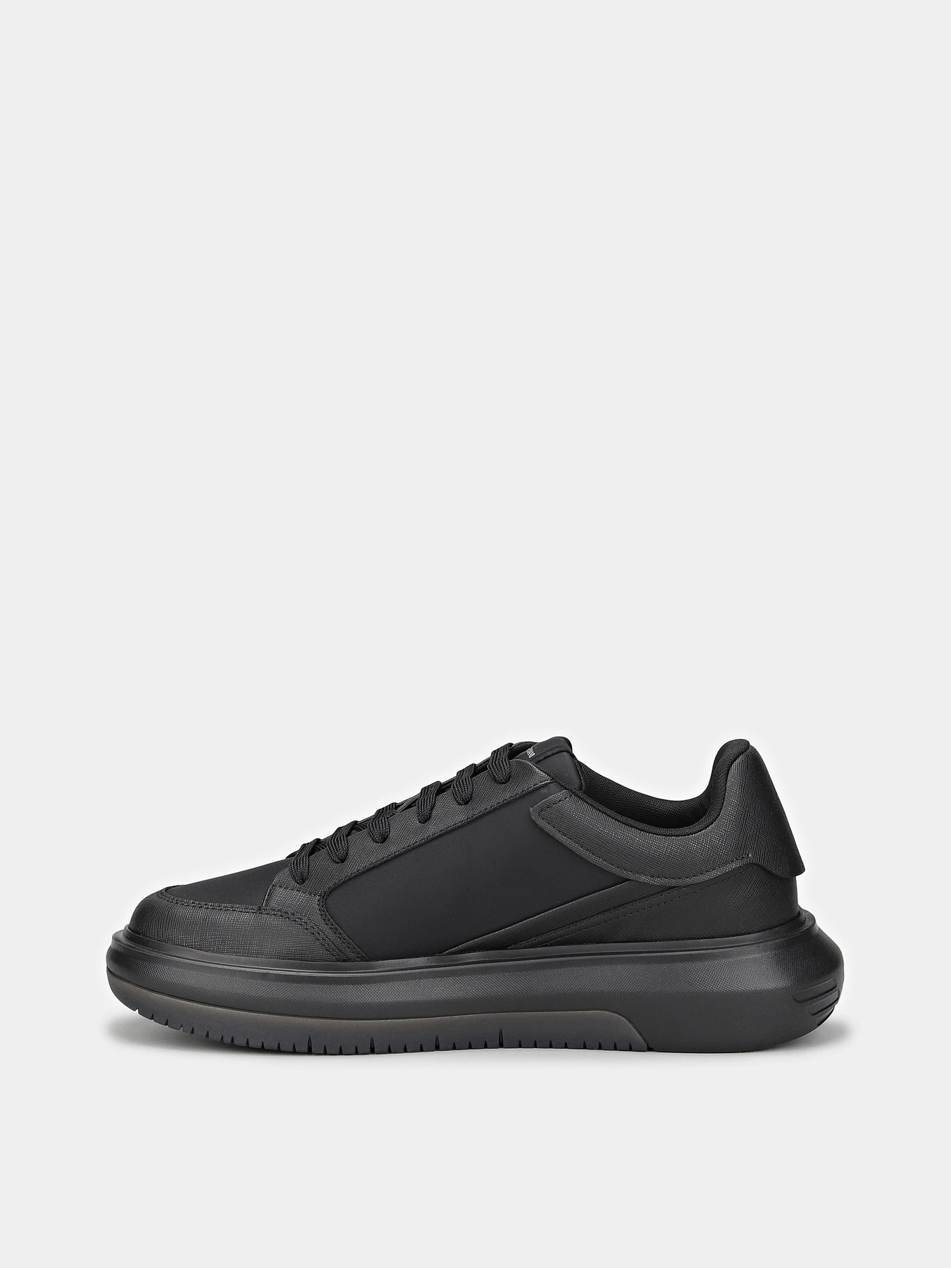 Кроссовки Emporio Armani модель X4X633-XR325-K001 Фото