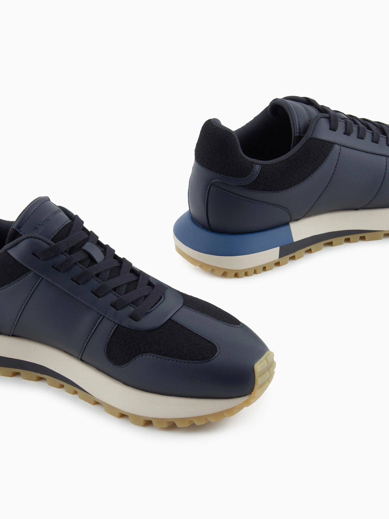 Кроссовки Emporio Armani модель EM002851-AF18013-ZB005 Фото