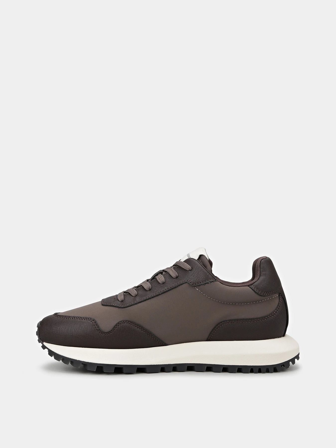 Кроссовки Emporio Armani модель EM003738-AF19532-M6492 Кроссовки Emporio Armani модель EM003738-AF19532-M6492 Фото