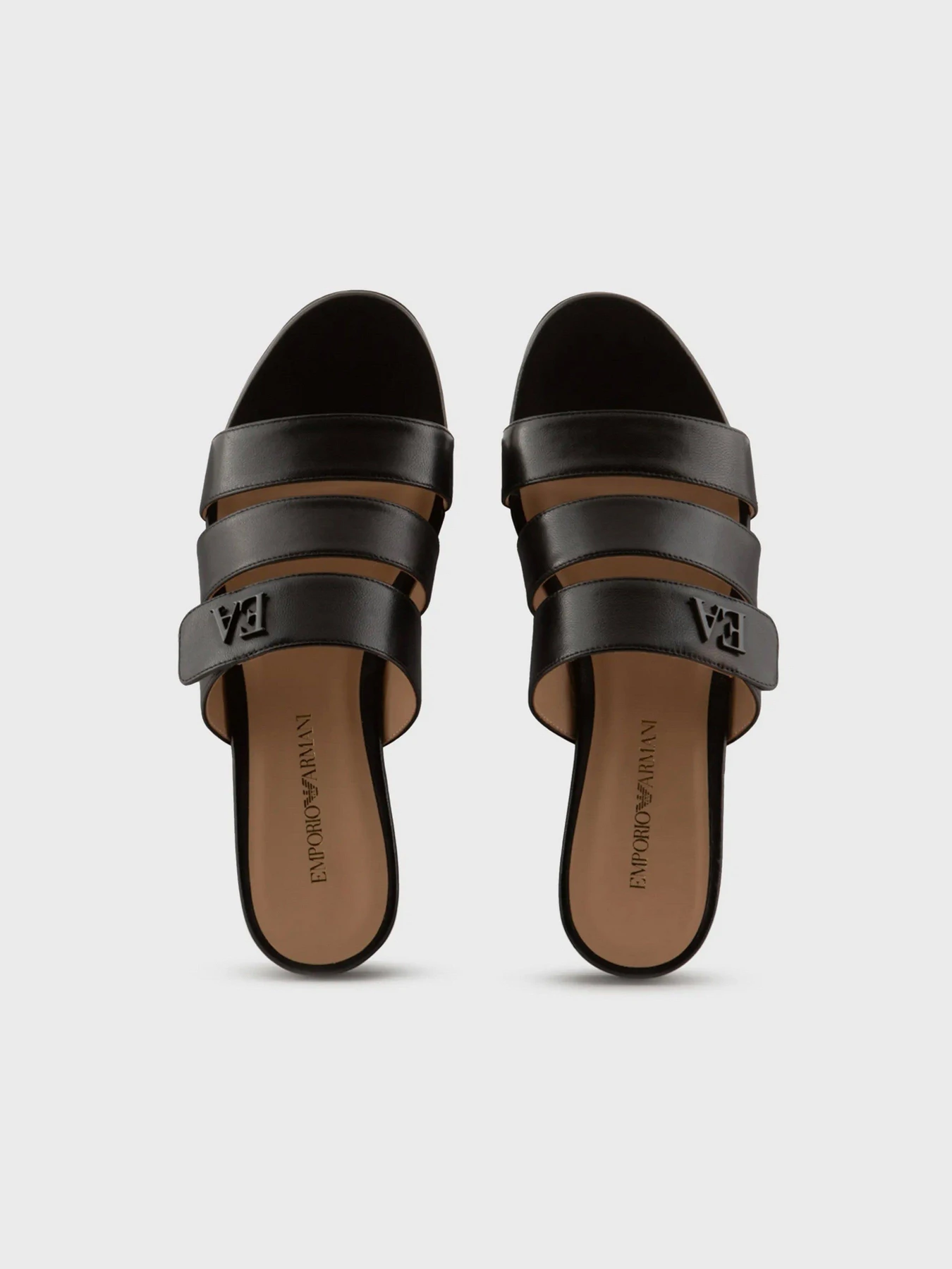 Шлёпанцы Emporio Armani модель X3P816-XF271-00002 Шлёпанцы Emporio Armani модель X3P816-XF271-00002 Фото