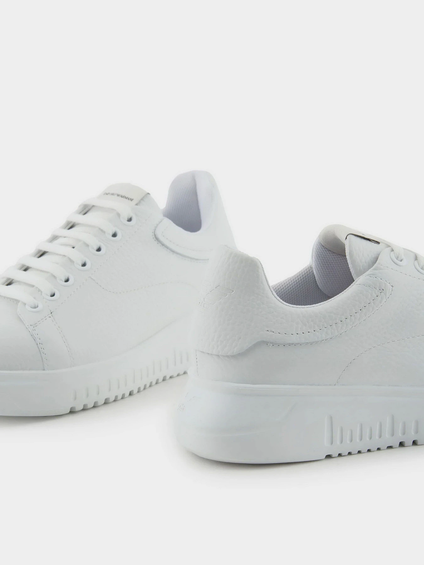 Кроссовки Emporio Armani модель X3X024-XF768-00001 Фото