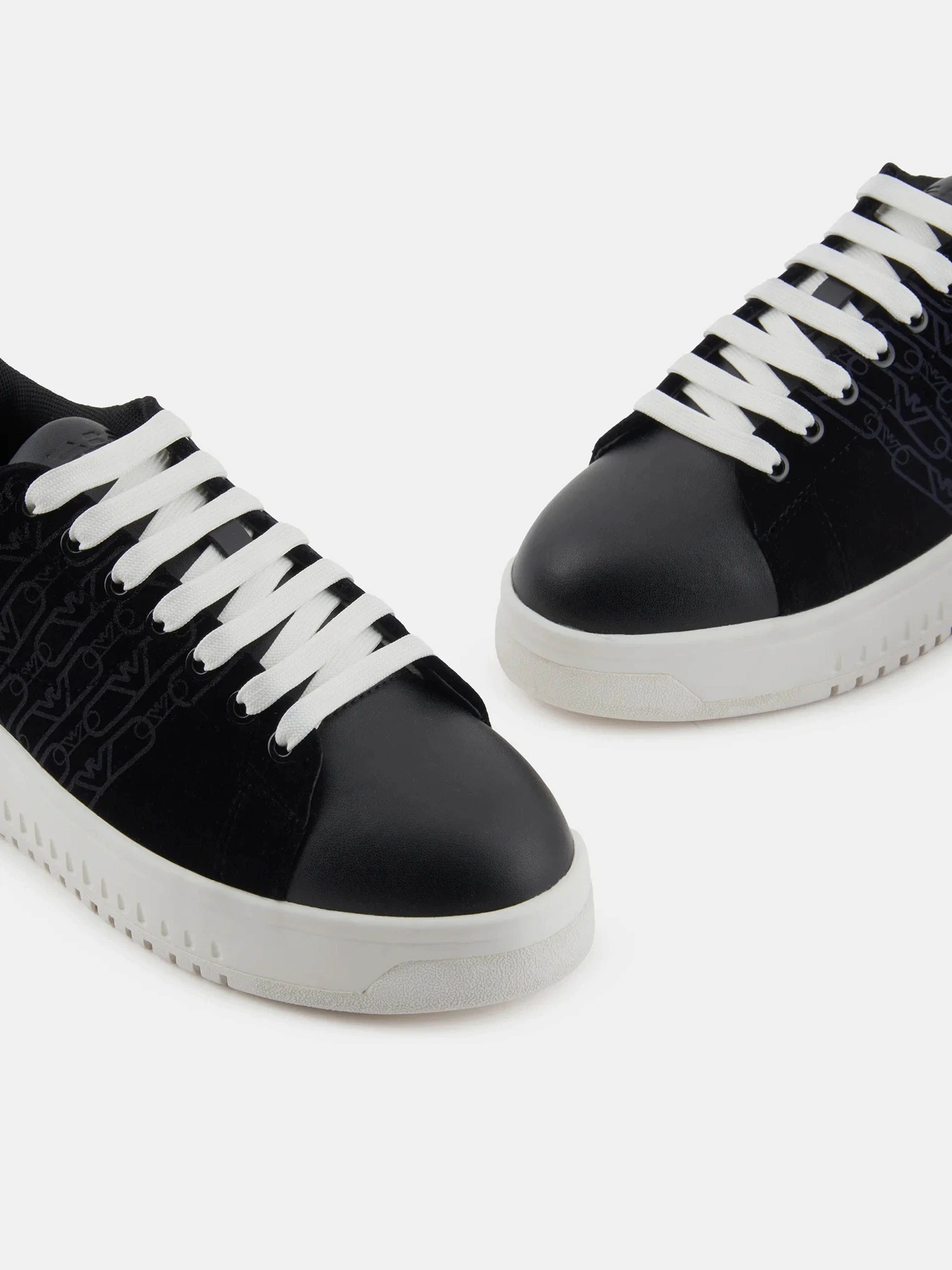Кроссовки Emporio Armani модель X3X024-XR228-00002 Кроссовки Emporio Armani модель X3X024-XR228-00002 Фото