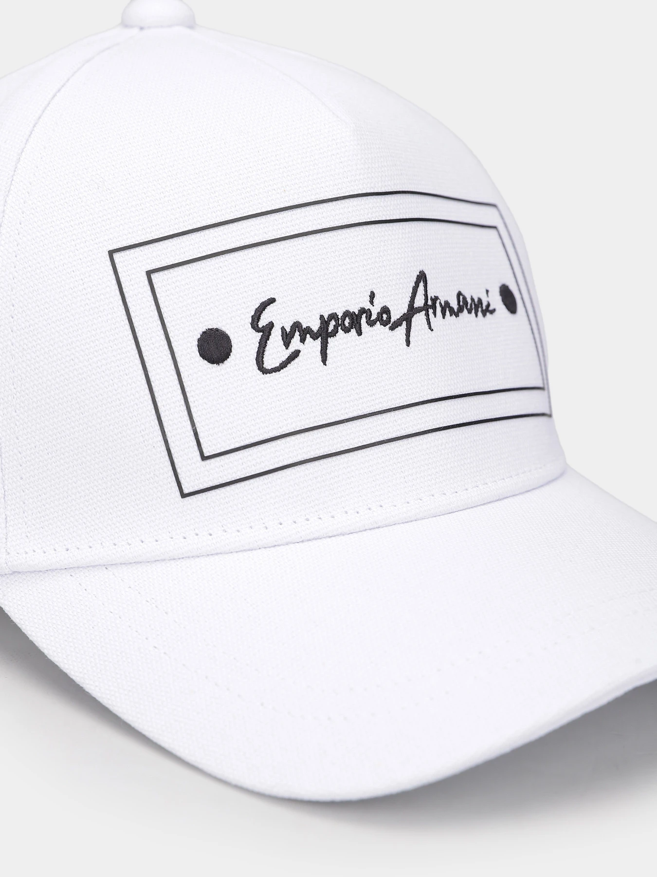 Шапки и кепки Emporio Armani модель EW001893-AF14765-U0001 Шапки и кепки Emporio Armani модель EW001893-AF14765-U0001 Фото