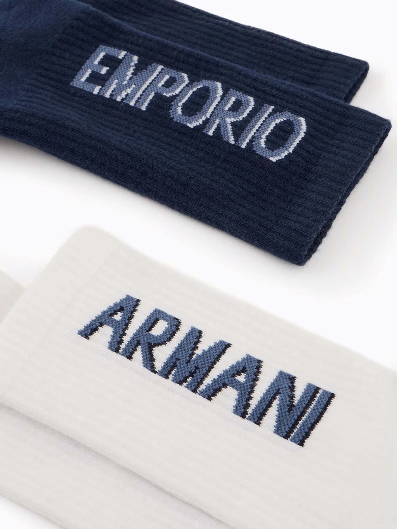 Носки и гольфы Emporio Armani модель EM000543-AF12299-MB149 Фото