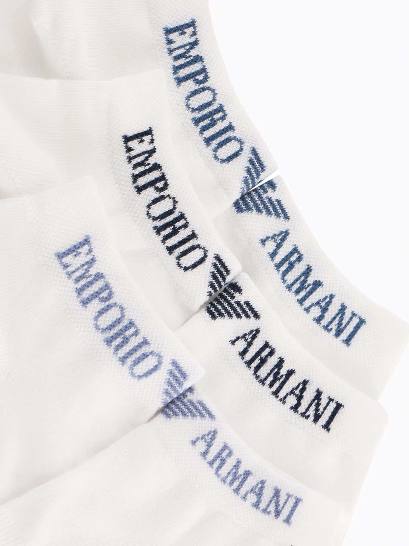 Носки и гольфы Emporio Armani модель EM000550-AF12276-M0066 Носки и гольфы Emporio Armani модель EM000550-AF12276-M0066 Фото
