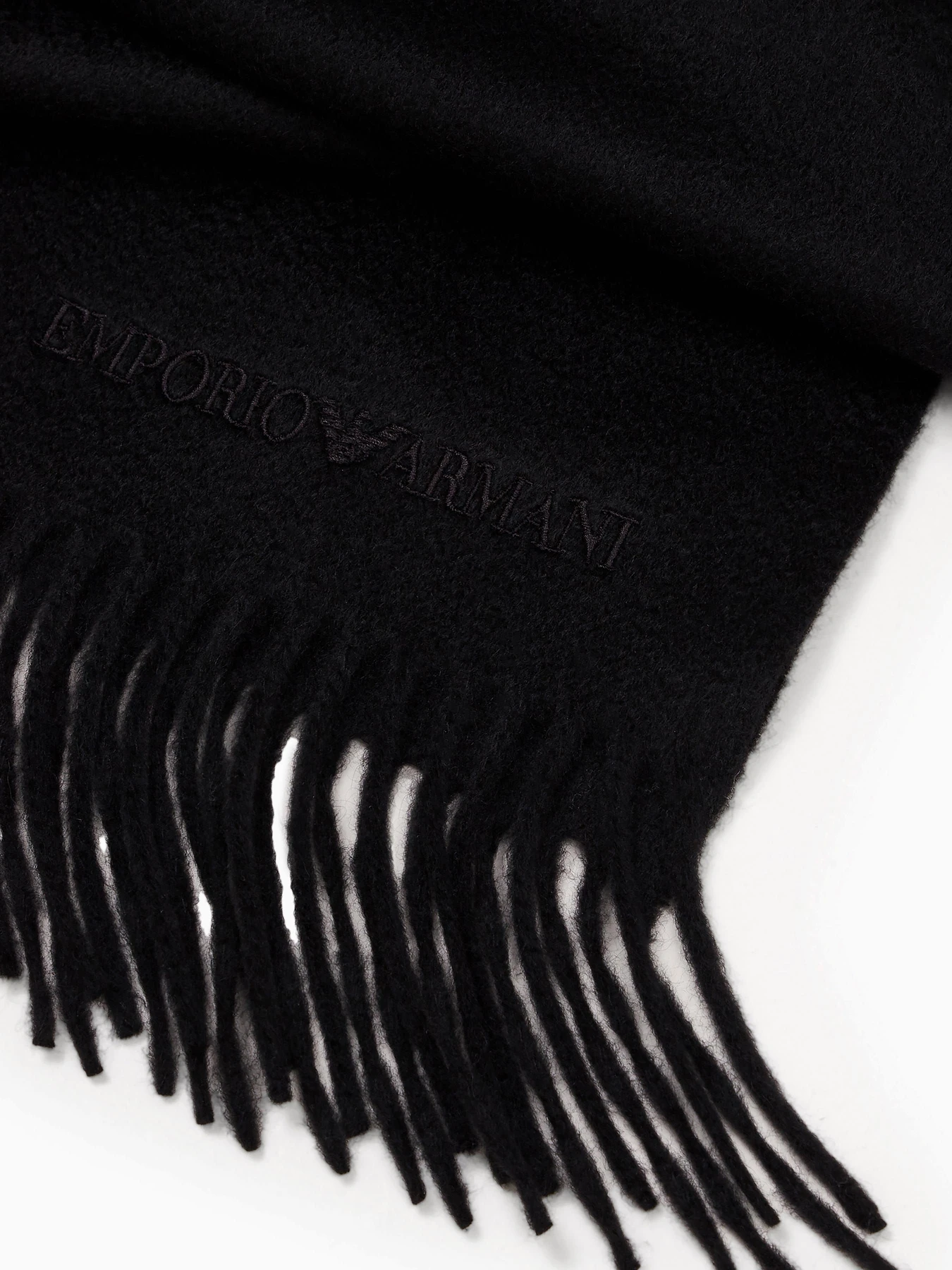 Шарфы и платки Emporio Armani модель 635225-0A460-00020 Шарфы и платки Emporio Armani модель 635225-0A460-00020 Фото