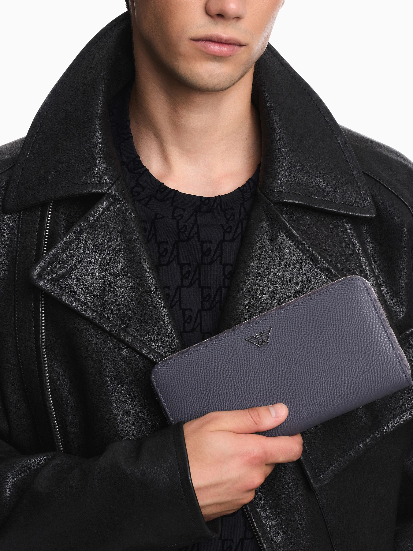 Кошельки Emporio Armani модель Y4R169-Y138E-UA083 Фото