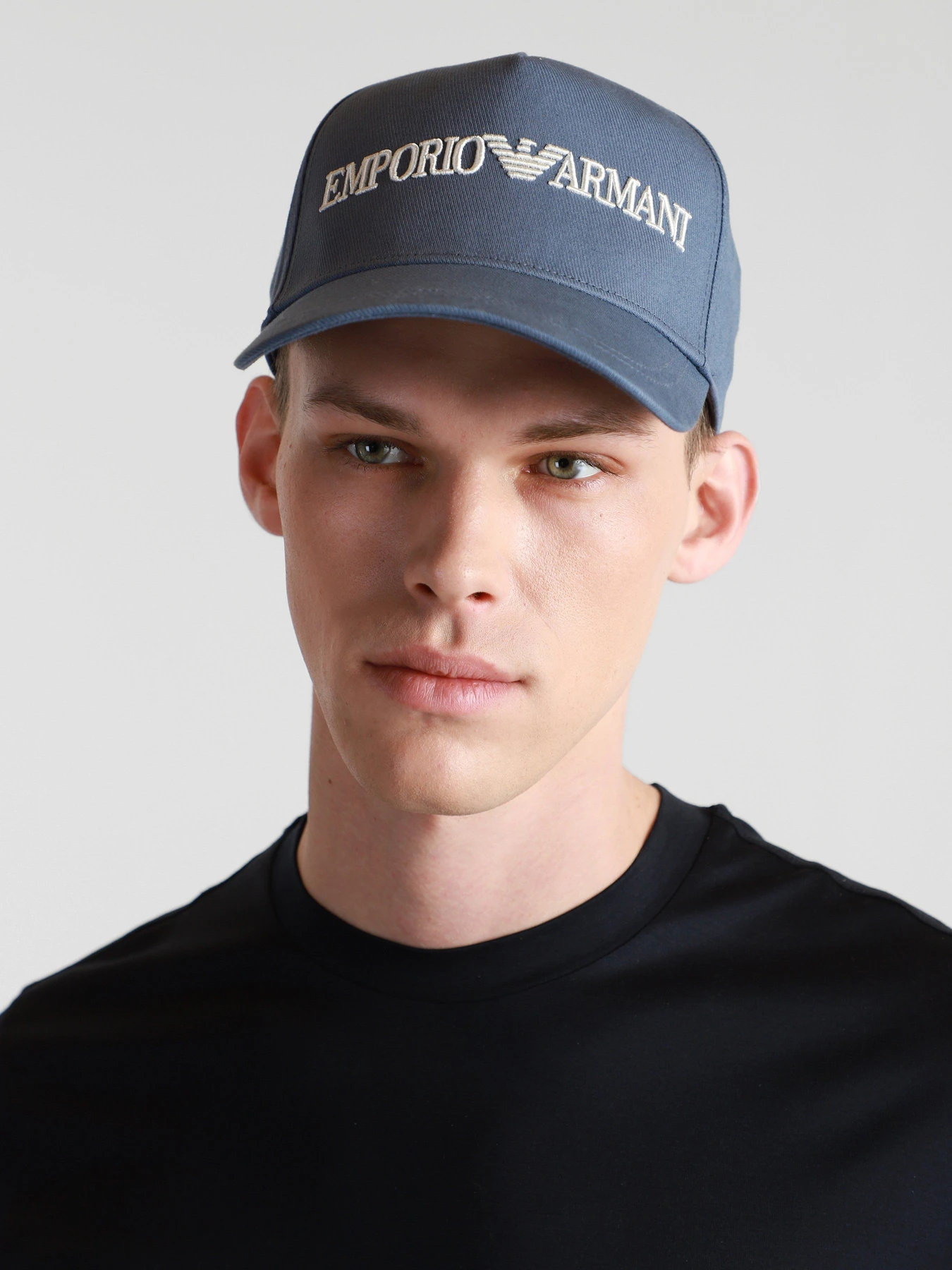 Шапки и кепки Emporio Armani модель 627563-1P553-28440 Шапки и кепки Emporio Armani модель 627563-1P553-28440 Фото