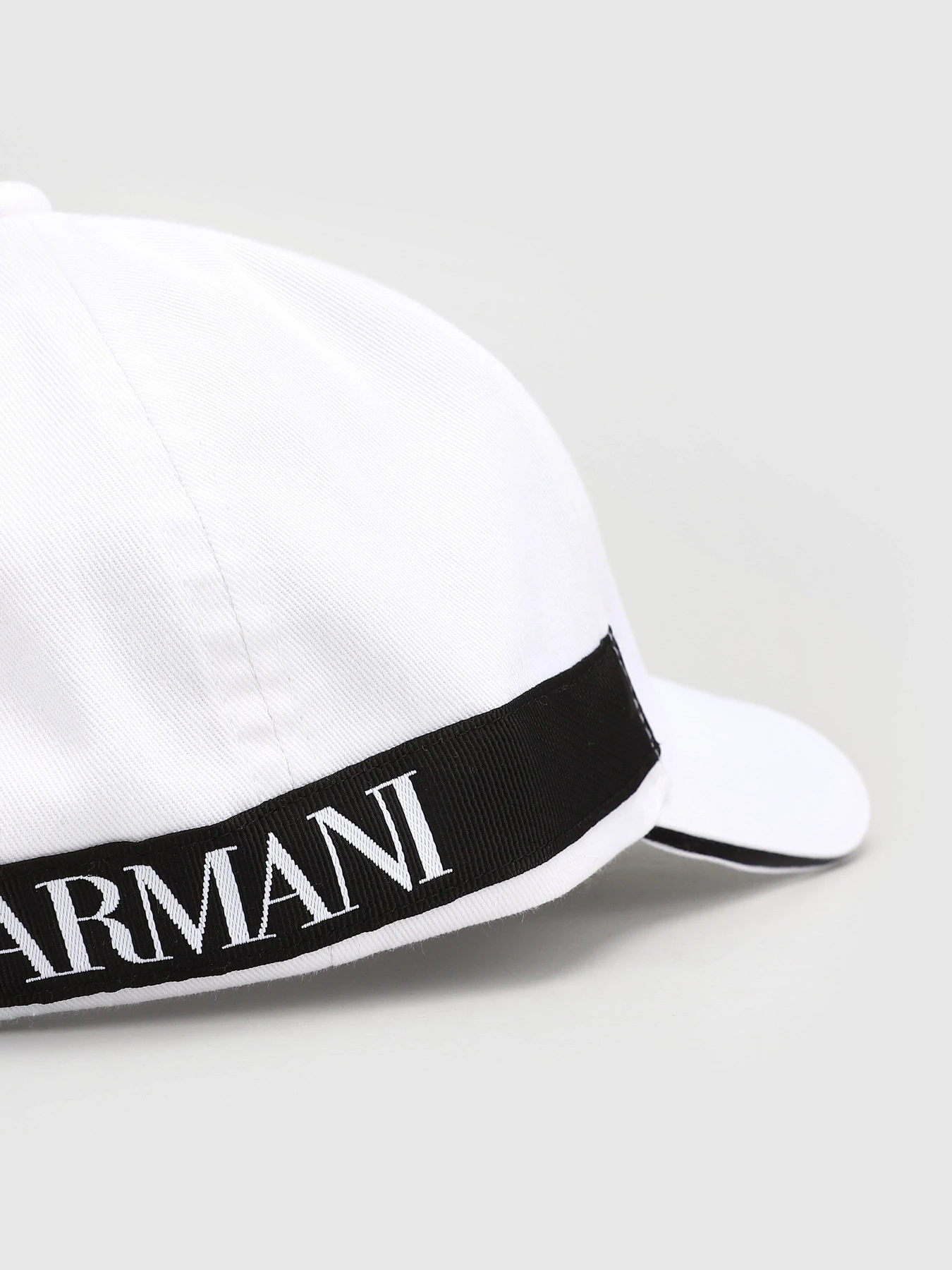 Шапки и кепки Emporio Armani модель 637072-1P500-00010 Шапки и кепки Emporio Armani модель 637072-1P500-00010 Фото