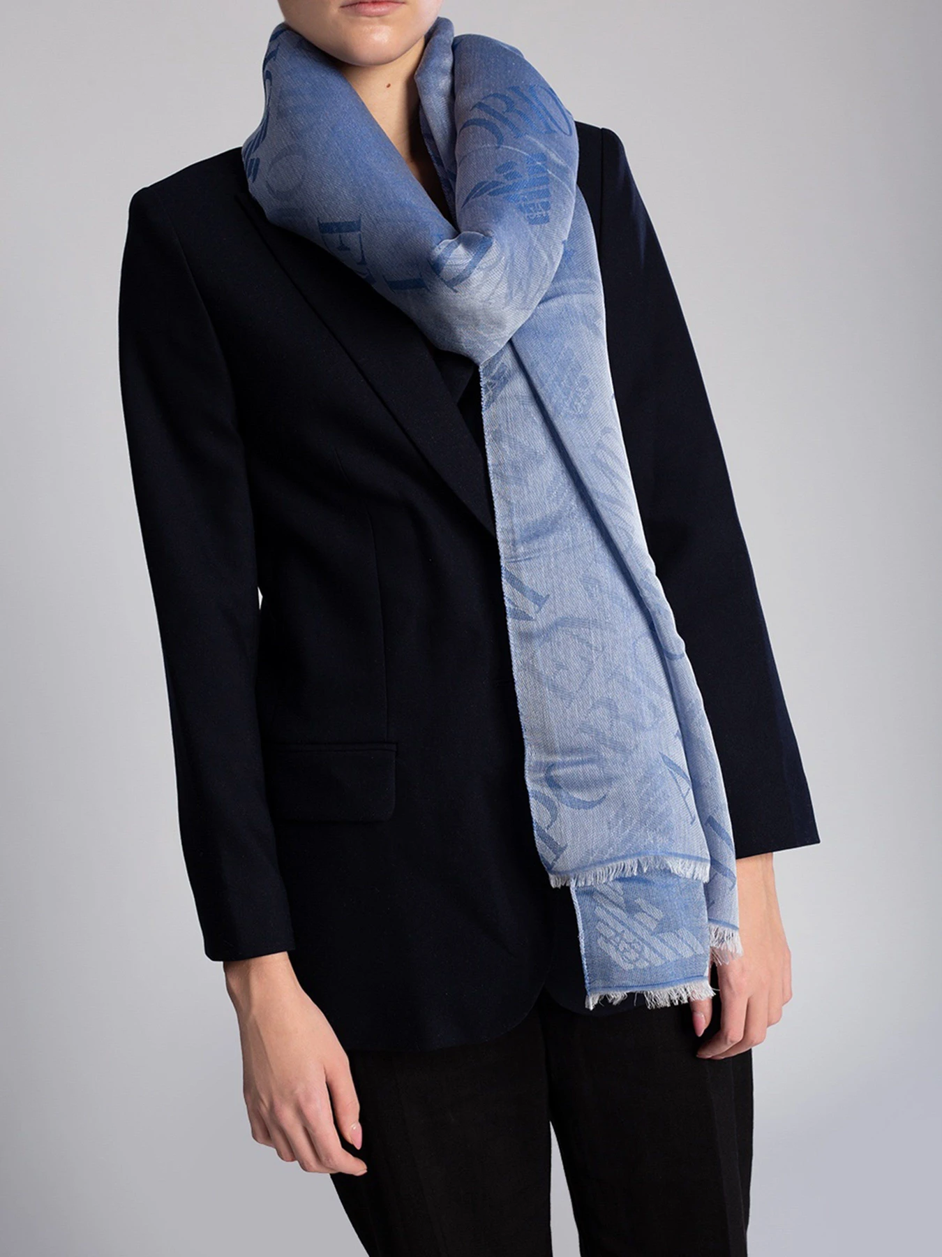 Шарфи та хустки Emporio Armani модель 635247-1P308-04397 Шарфи та хустки Emporio Armani модель 635247-1P308-04397 Фото
