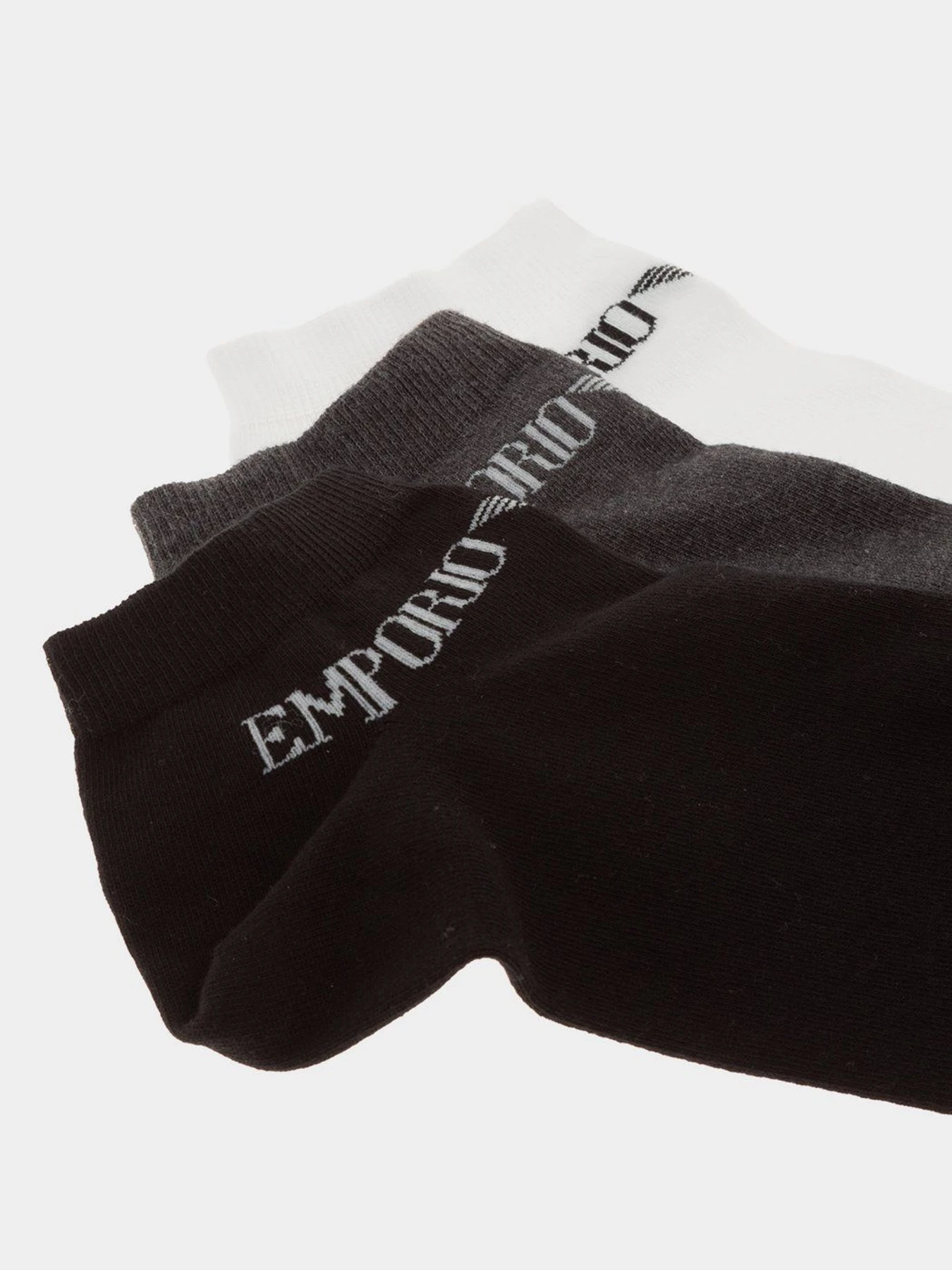 Носки и гольфы Emporio Armani модель 300008-1A254-07121 Носки и гольфы Emporio Armani модель 300008-1A254-07121 Фото
