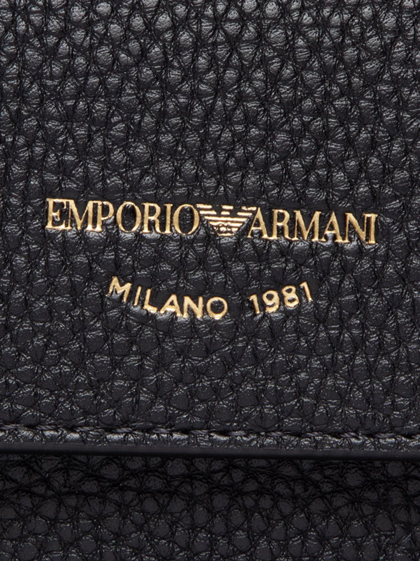 Аксессуары для смартфонов Emporio Armani модель Y3H291-YFW9B-80001 Аксессуары для смартфонов Emporio Armani модель Y3H291-YFW9B-80001 Фото