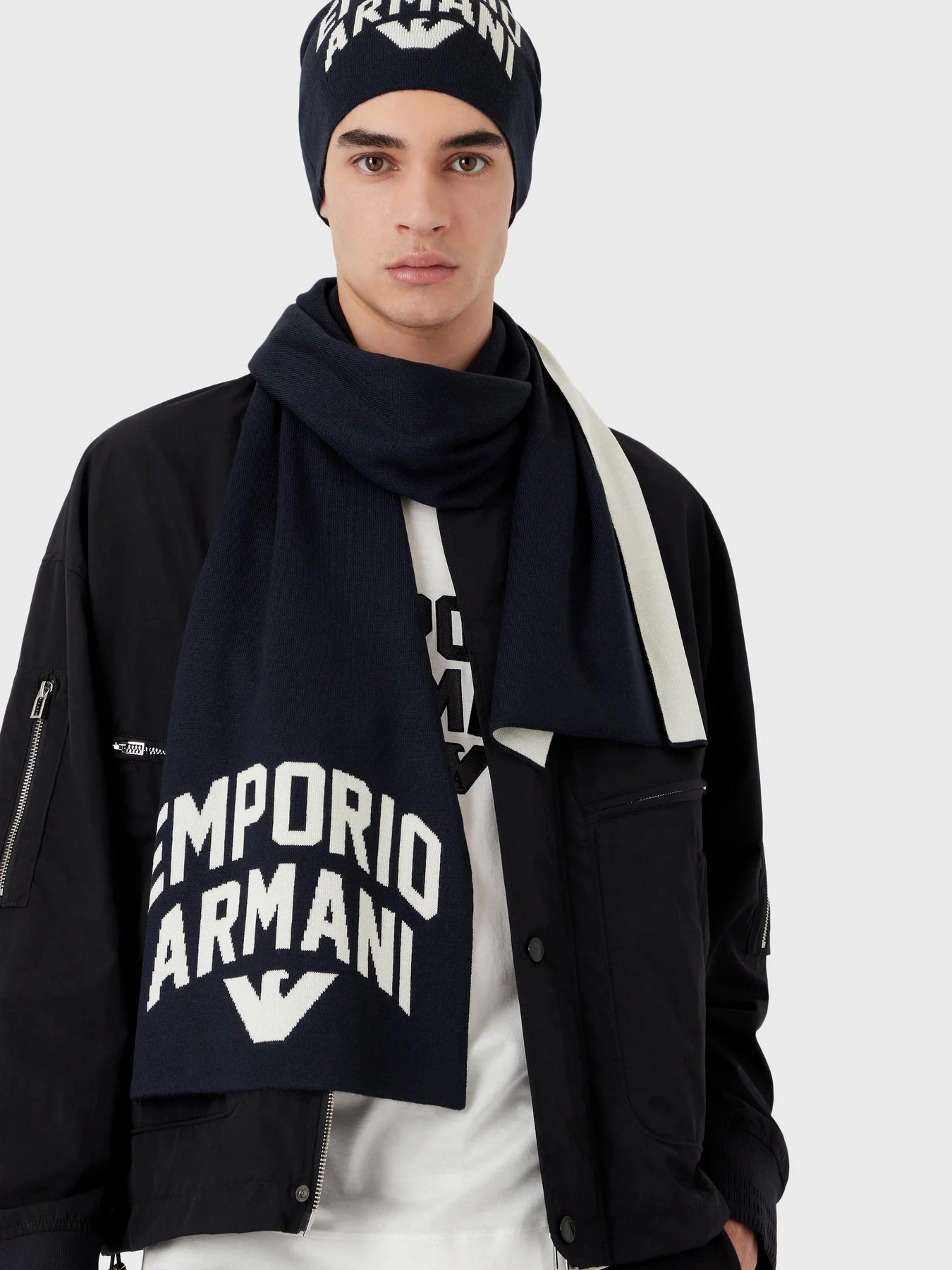 Шарфы и платки Emporio Armani модель 625019-3R583-00035 Фото