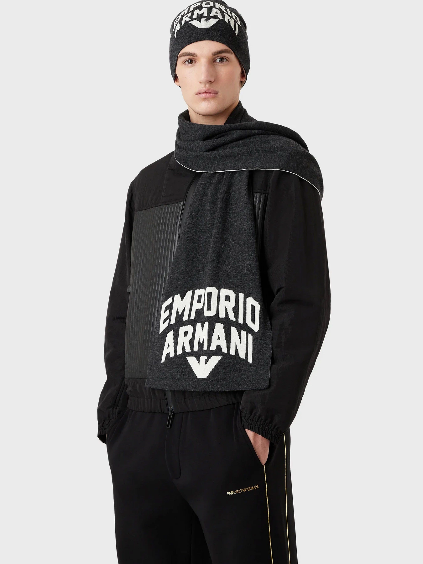 Шарфы и платки Emporio Armani модель 625019-3R583-00044 Фото