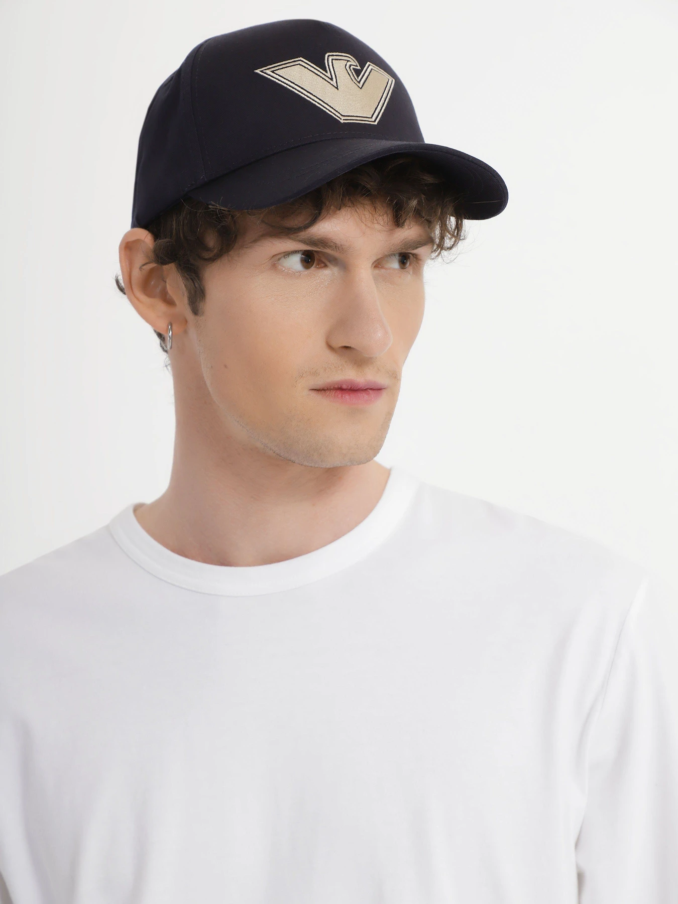 Шапки и кепки Emporio Armani модель 627533-3R597-00035 Шапки и кепки Emporio Armani модель 627533-3R597-00035 Фото