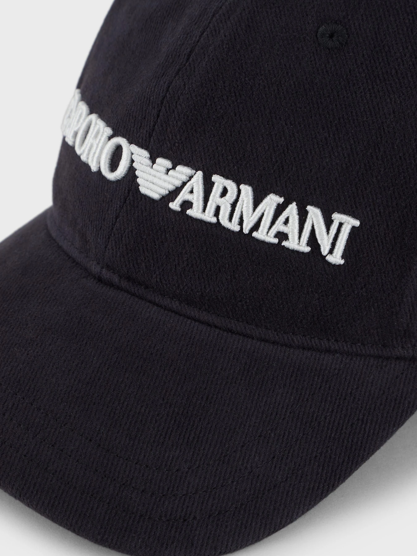 Шапки и кепки Emporio Armani модель 627901-CC994-00935 Фото
