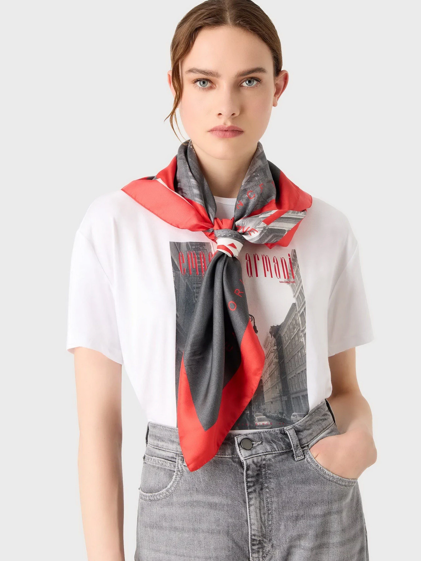 Шарфы и платки Emporio Armani Icon Project модель 635317-3F402-15742 Шарфы и платки Emporio Armani Icon Project модель 635317-3F402-15742 Фото