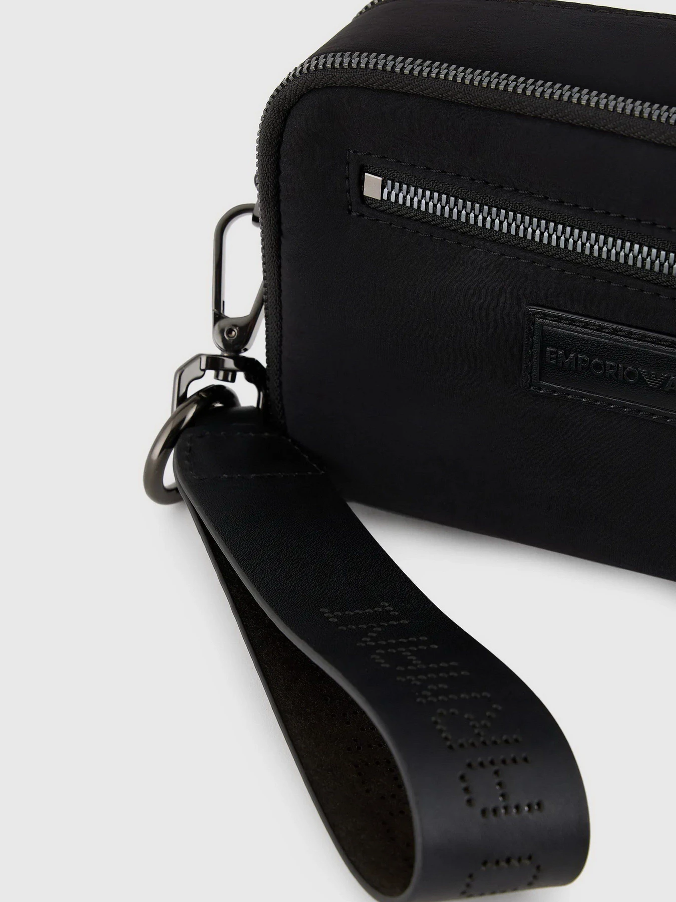 Кошельки Emporio Armani модель Y4R509-Y701J-80001 Кошельки Emporio Armani модель Y4R509-Y701J-80001 Фото