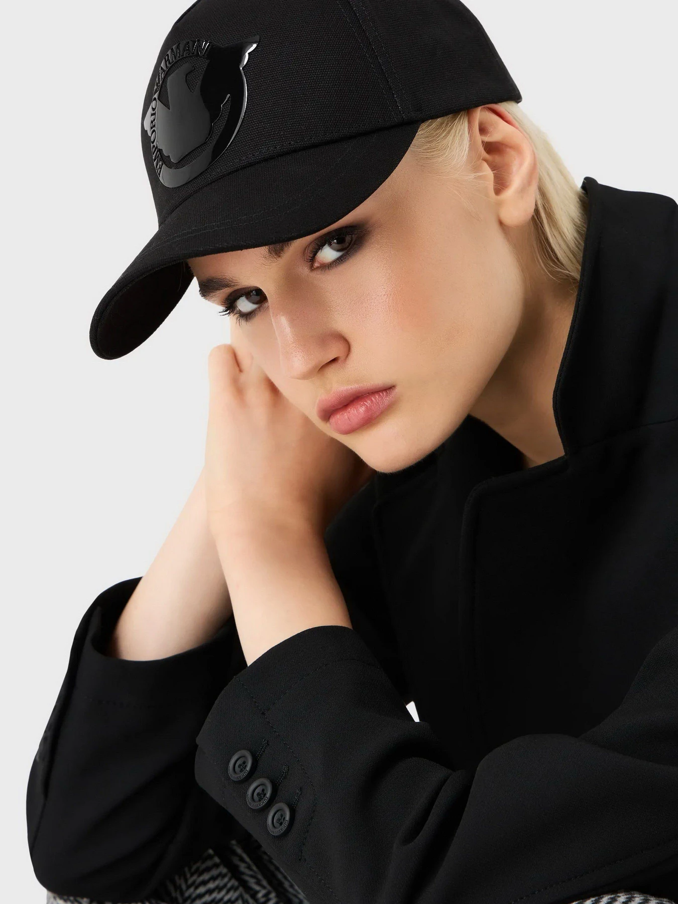 Шапки и кепки Emporio Armani модель 637346-3F513-00020 Шапки и кепки Emporio Armani модель 637346-3F513-00020 Фото