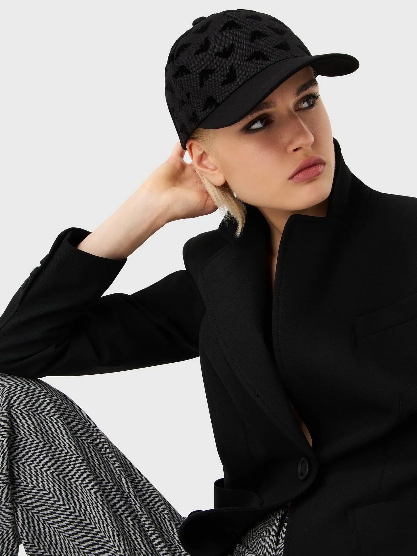 Шапки и кепки Emporio Armani модель 637506-3F516-00120 Шапки и кепки Emporio Armani модель 637506-3F516-00120 Фото