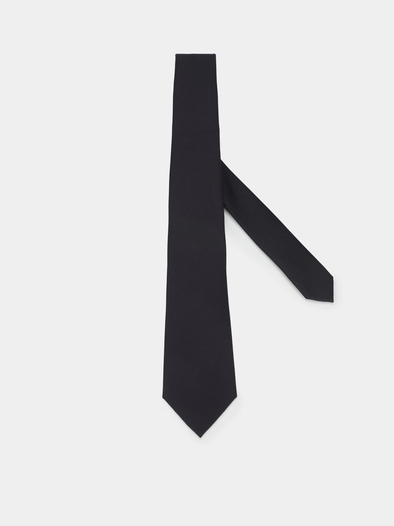 Галстуки и бабочки Emporio Armani модель 340275-3R681-00036 Галстуки и бабочки Emporio Armani модель 340275-3R681-00036 Фото