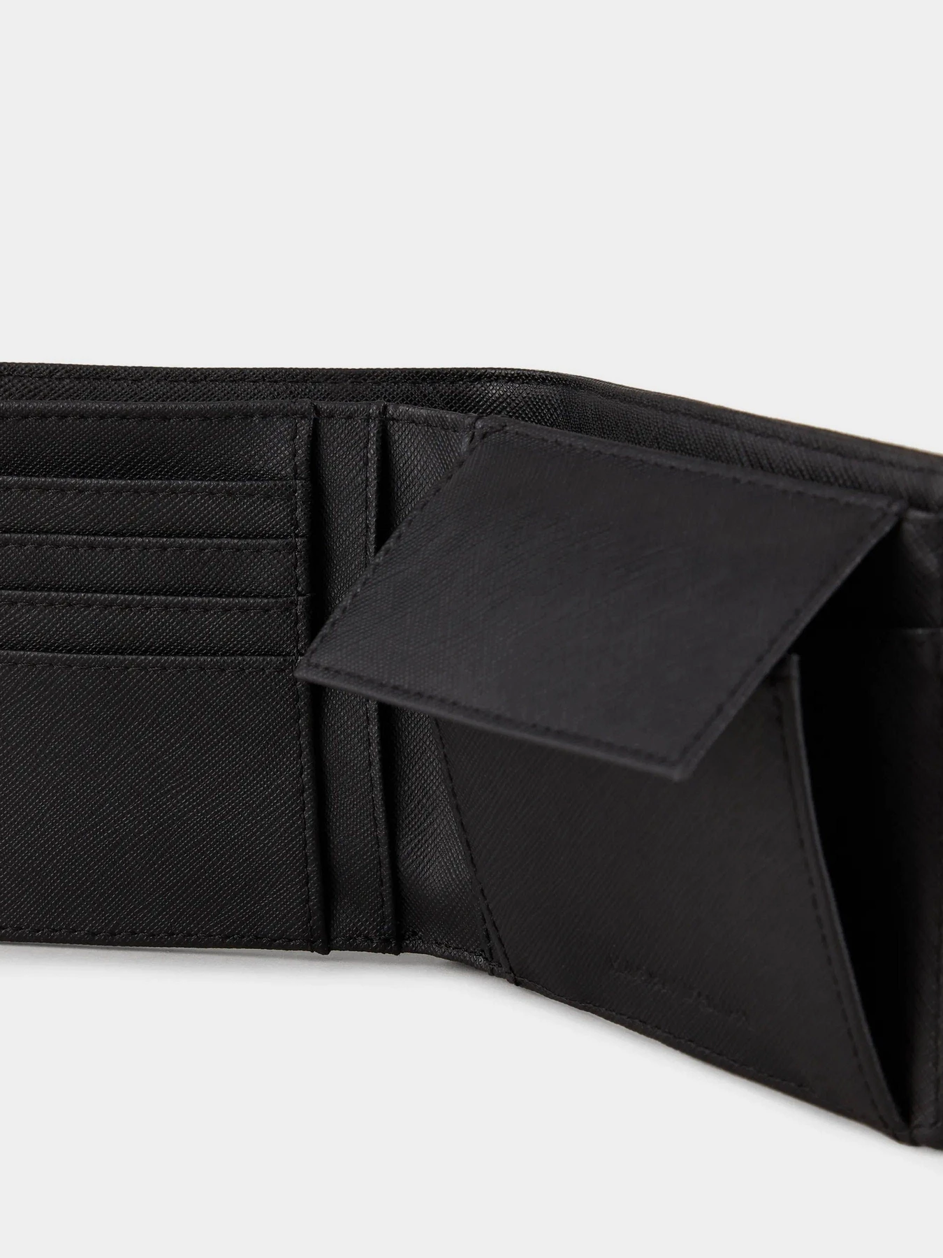 Гаманці Emporio Armani модель Y4R165-Y138E-81072 Гаманці Emporio Armani модель Y4R165-Y138E-81072 Фото