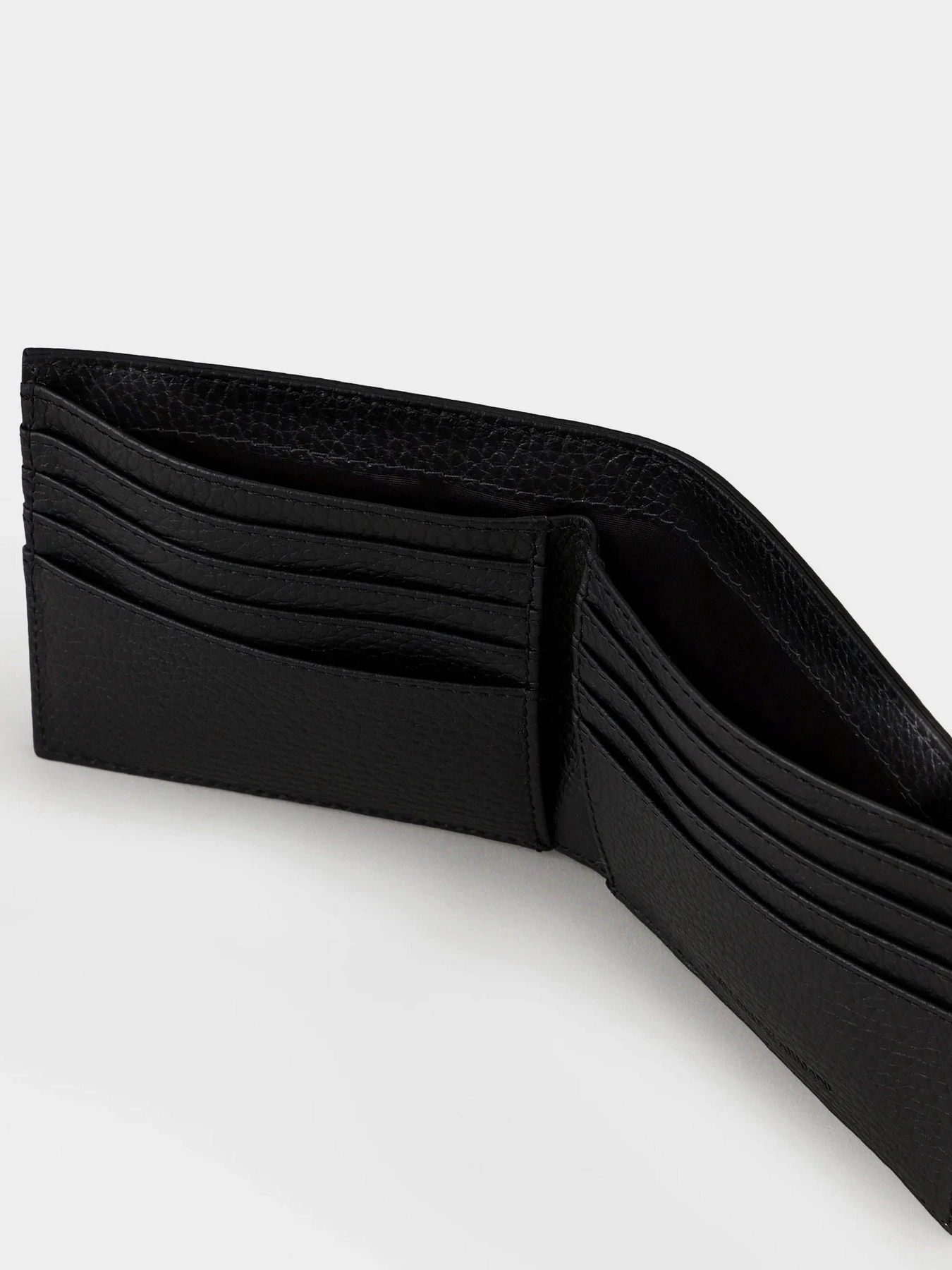 Кошельки Emporio Armani Essential модель Y4R168-Y068E-80001 Кошельки Emporio Armani Essential модель Y4R168-Y068E-80001 Фото