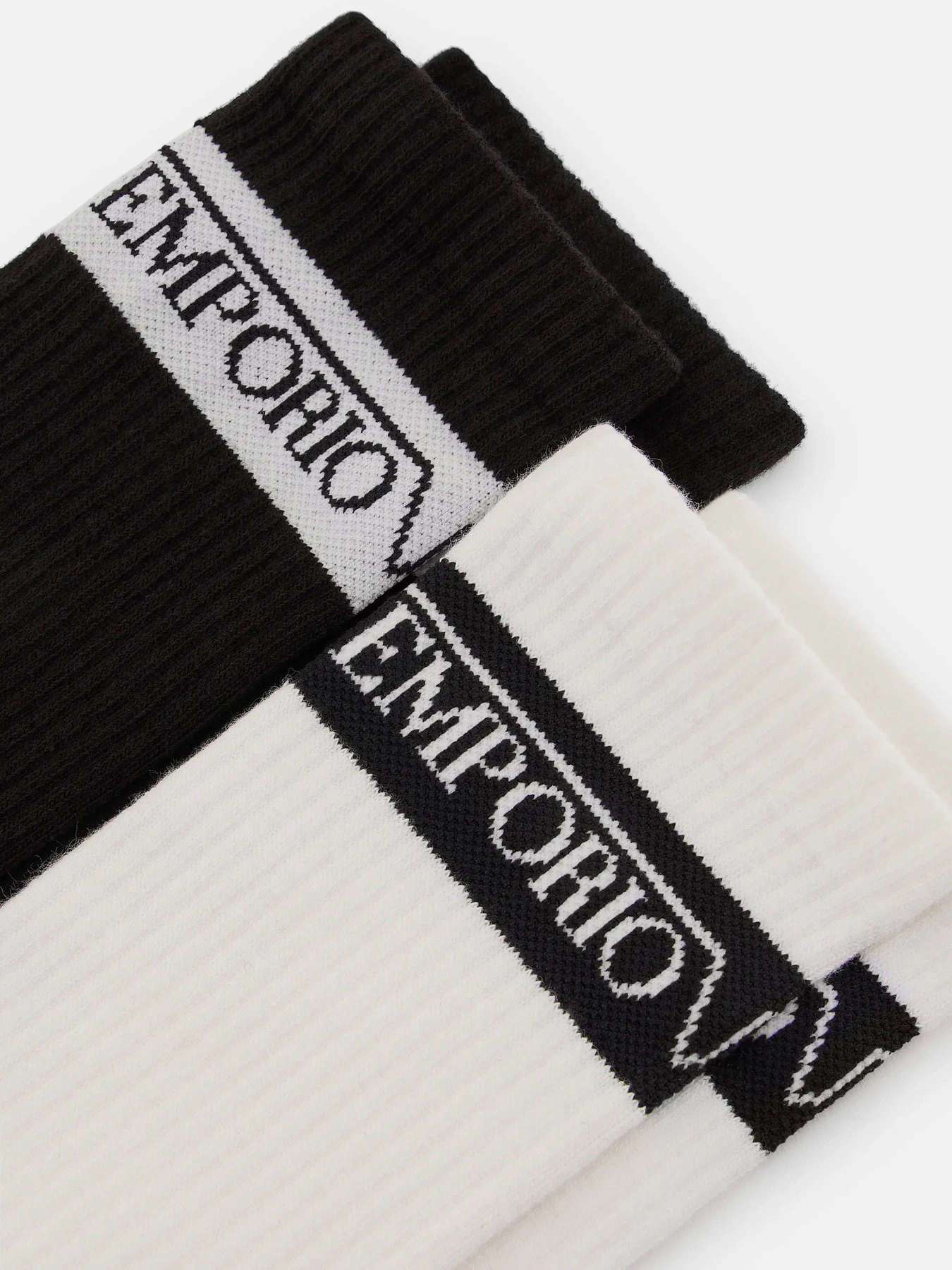 Носки и гольфы Emporio Armani модель 303122-4F328-00121 Носки и гольфы Emporio Armani модель 303122-4F328-00121 Фото