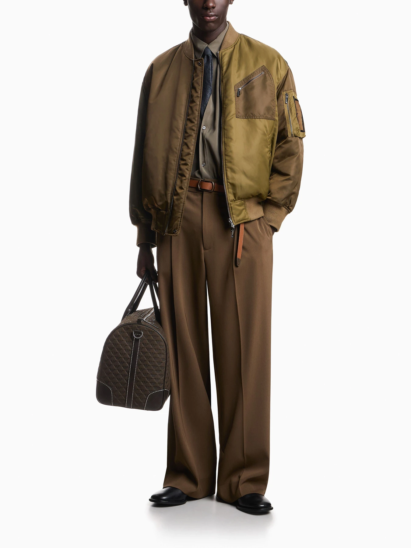 Дорожные сумки и чемоданы Emporio Armani модель EM002131-AF29023-U7016 Дорожные сумки и чемоданы Emporio Armani модель EM002131-AF29023-U7016 Фото
