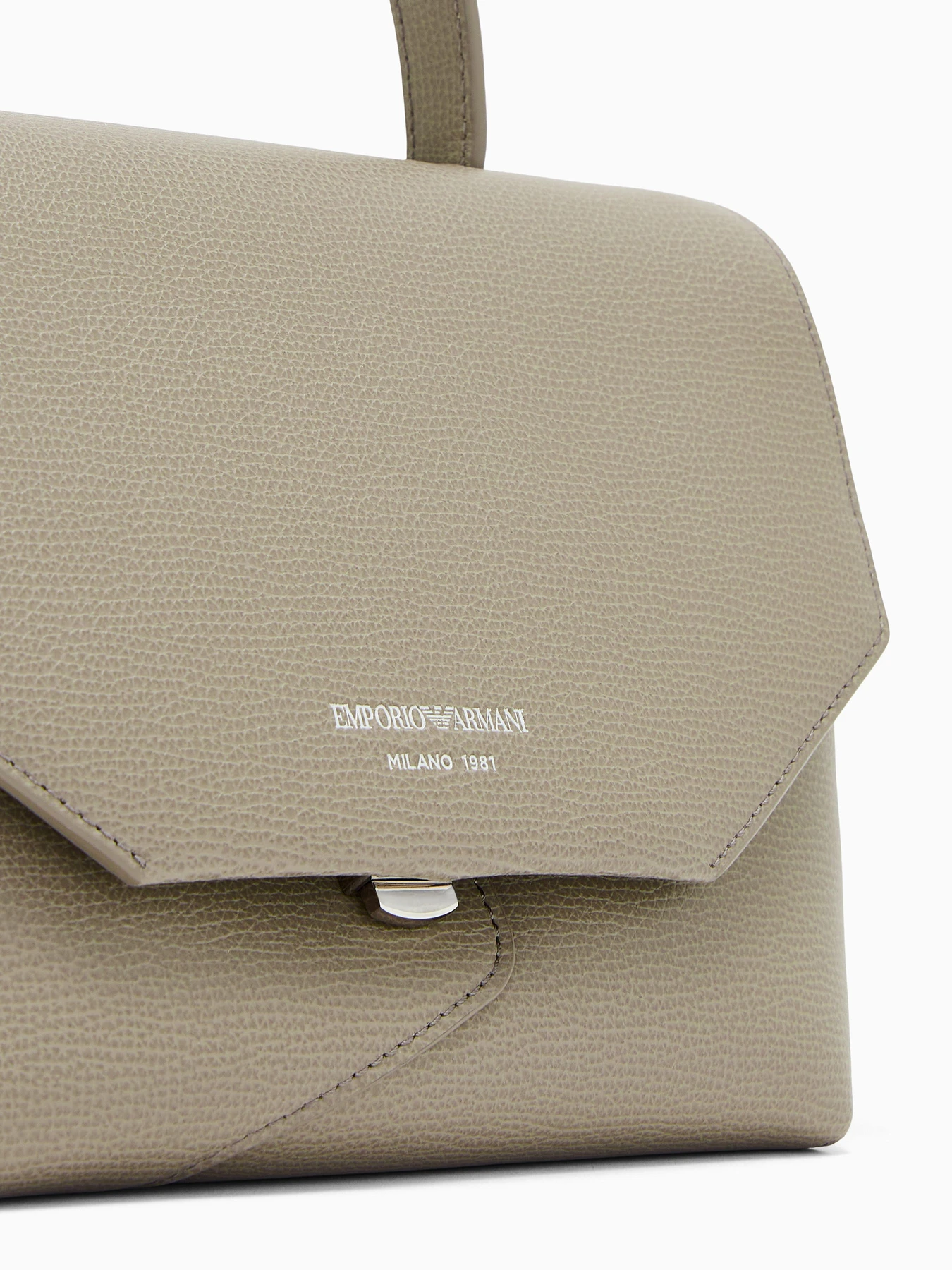 Сумки Emporio Armani модель EW005672-AF29459-U6168 Сумки Emporio Armani модель EW005672-AF29459-U6168 Фото