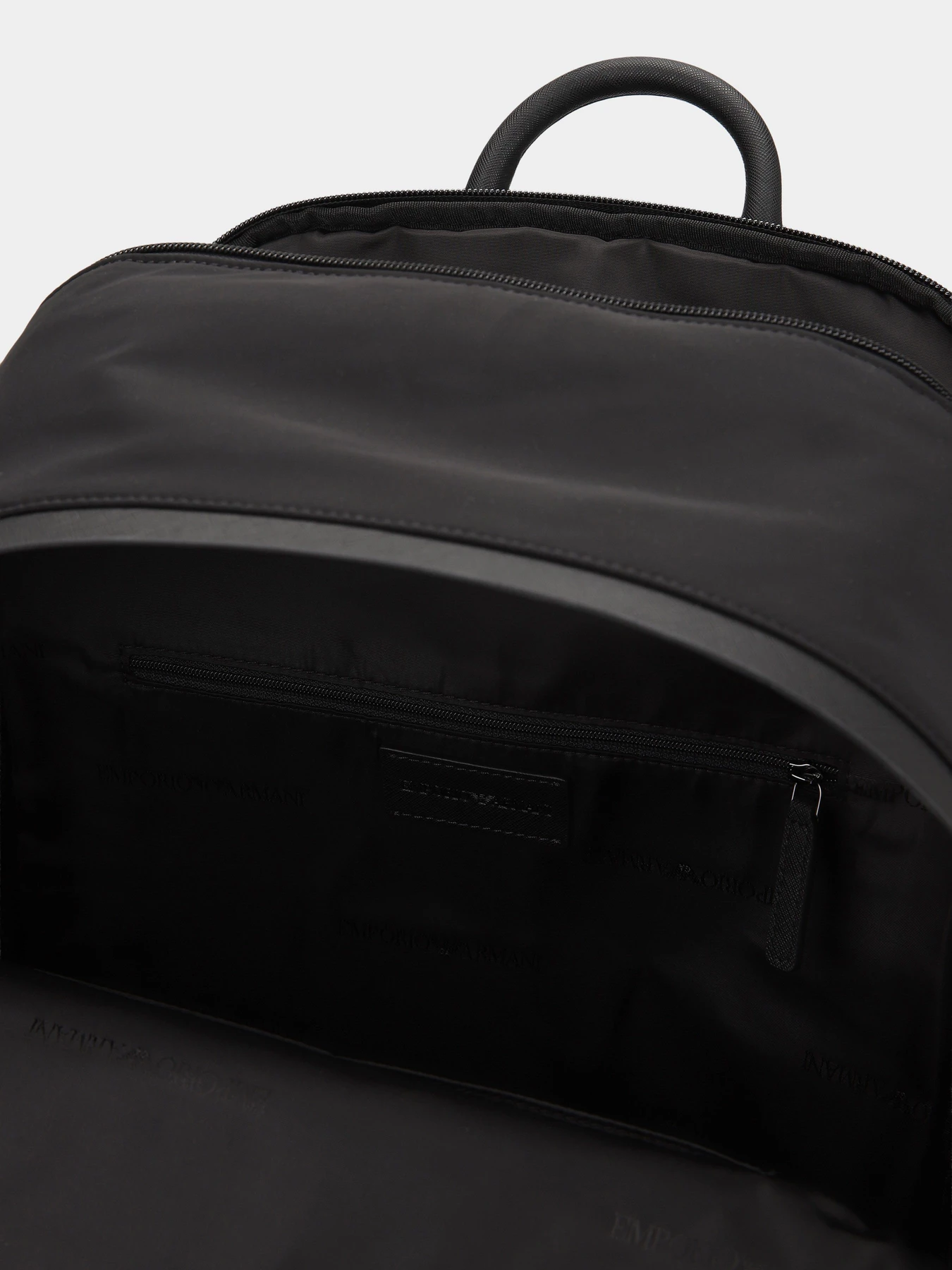 Рюкзаки Emporio Armani модель EM001795-AF28784-UC001 Фото