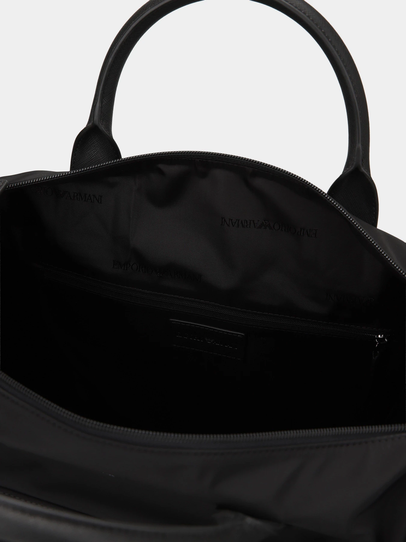 Дорожні сумки та валізи Emporio Armani модель EM001794-AF28784-UC001 Дорожні сумки та валізи Emporio Armani модель EM001794-AF28784-UC001 Фото