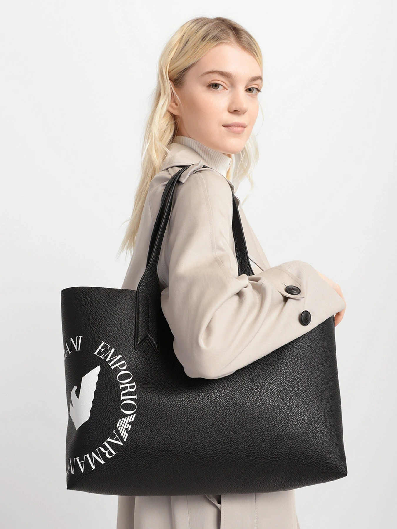 Сумки Emporio Armani модель Y3D081-Y330E-85893 Сумки Emporio Armani модель Y3D081-Y330E-85893 Фото