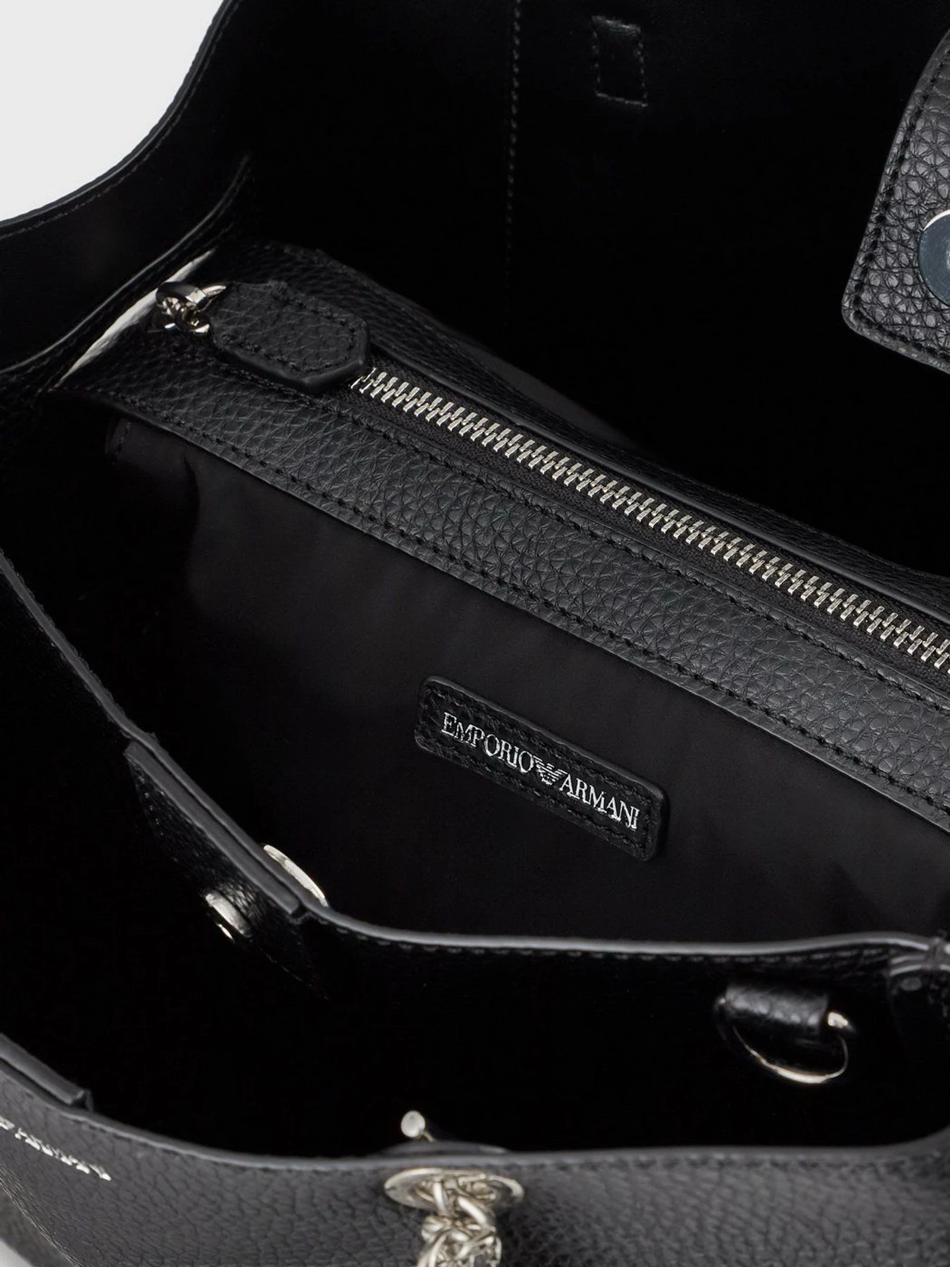 Сумки Emporio Armani модель Y3D158-YFN6E-81386 Фото