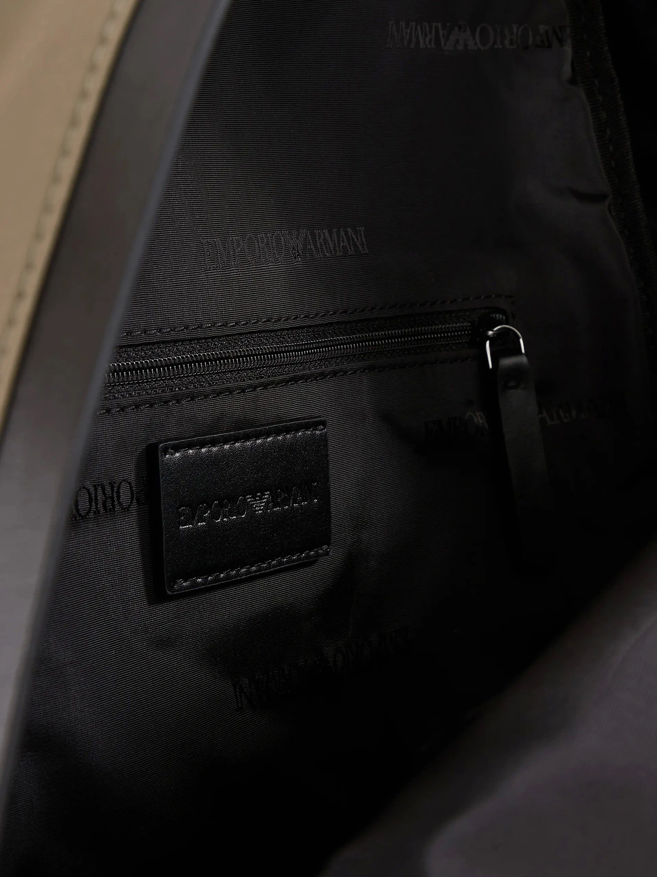 Рюкзаки Emporio Armani модель Y4O348-Y139J-80338 Рюкзаки Emporio Armani модель Y4O348-Y139J-80338 Фото
