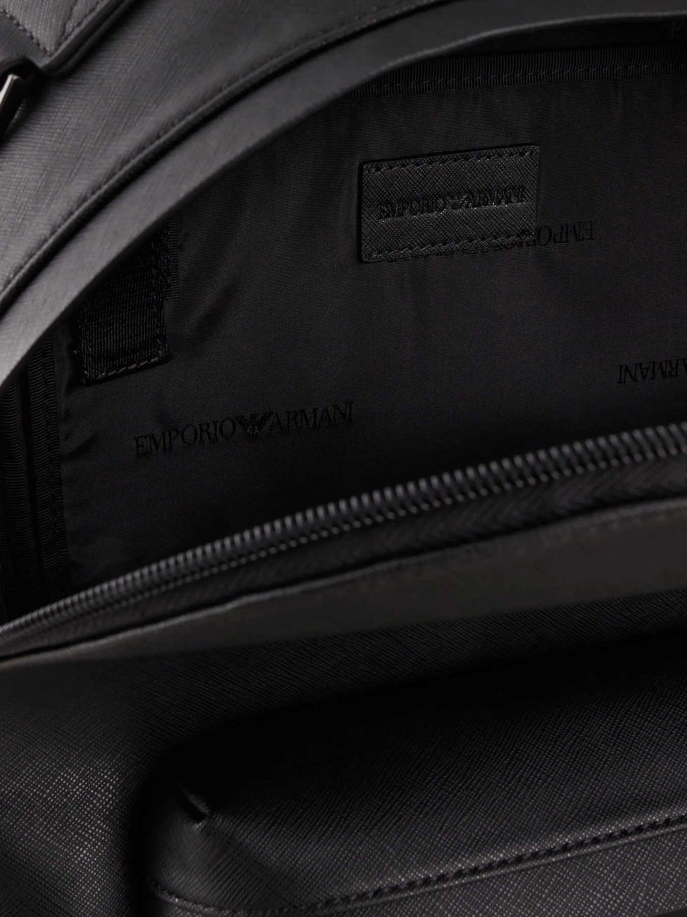Рюкзаки Emporio Armani модель Y4O362-Y154J-81073 Рюкзаки Emporio Armani модель Y4O362-Y154J-81073 Фото