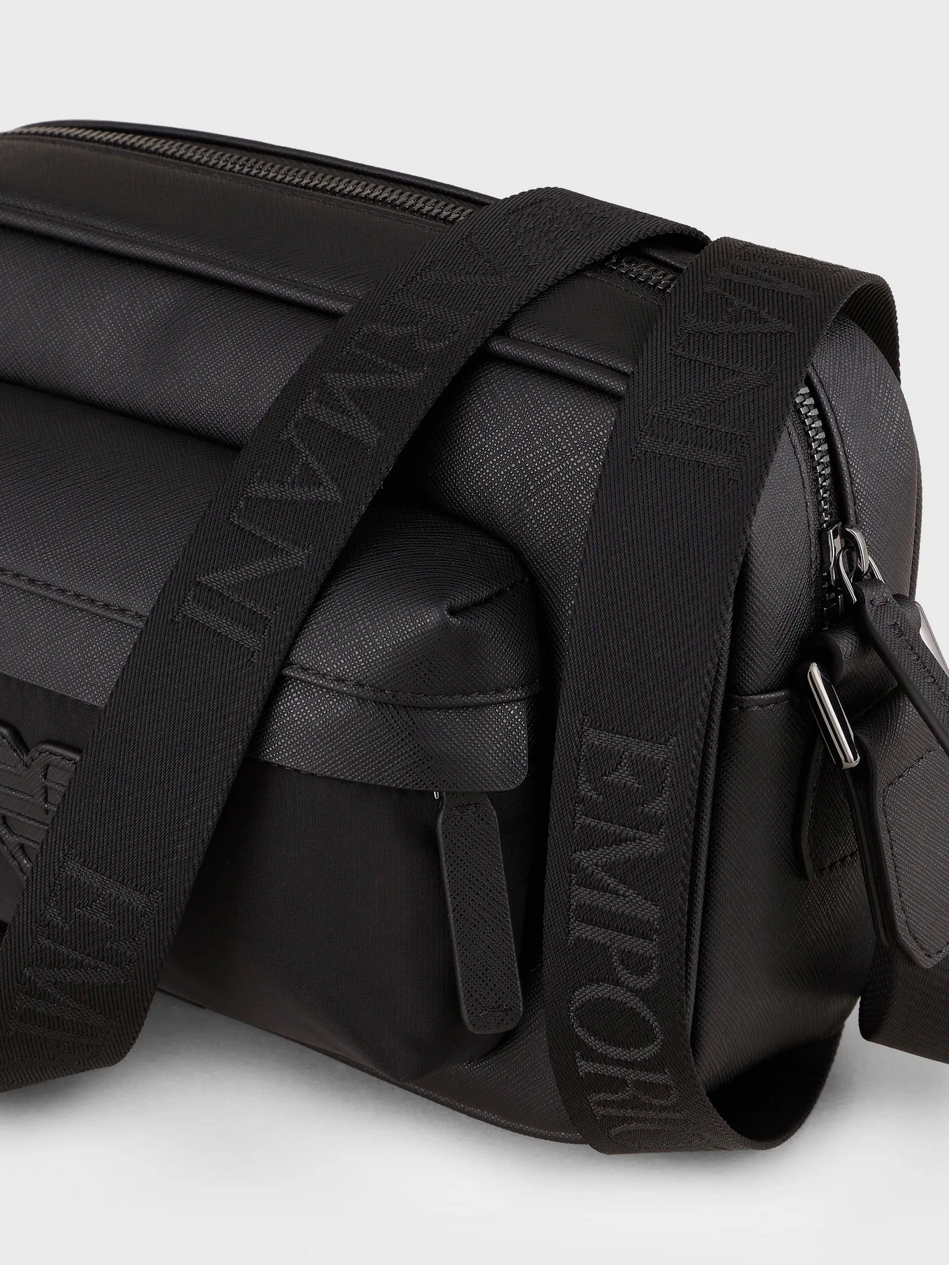 Сумки Emporio Armani модель Y4M360-Y216J-81073 Фото