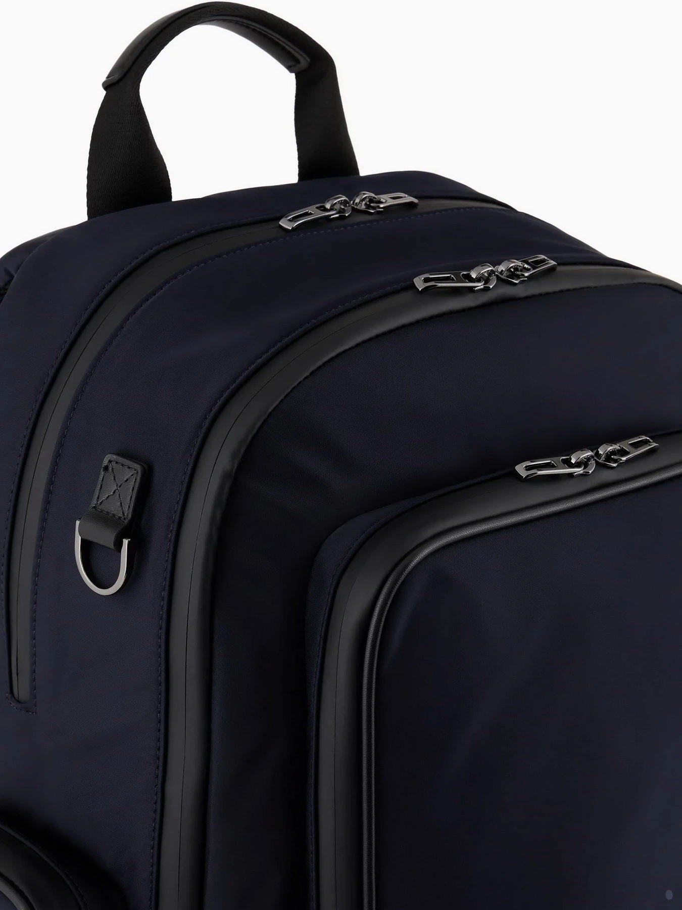 Рюкзаки Emporio Armani Travel Essentials модель Y4O414-Y700J-80033 Рюкзаки Emporio Armani Travel Essentials модель Y4O414-Y700J-80033 Фото