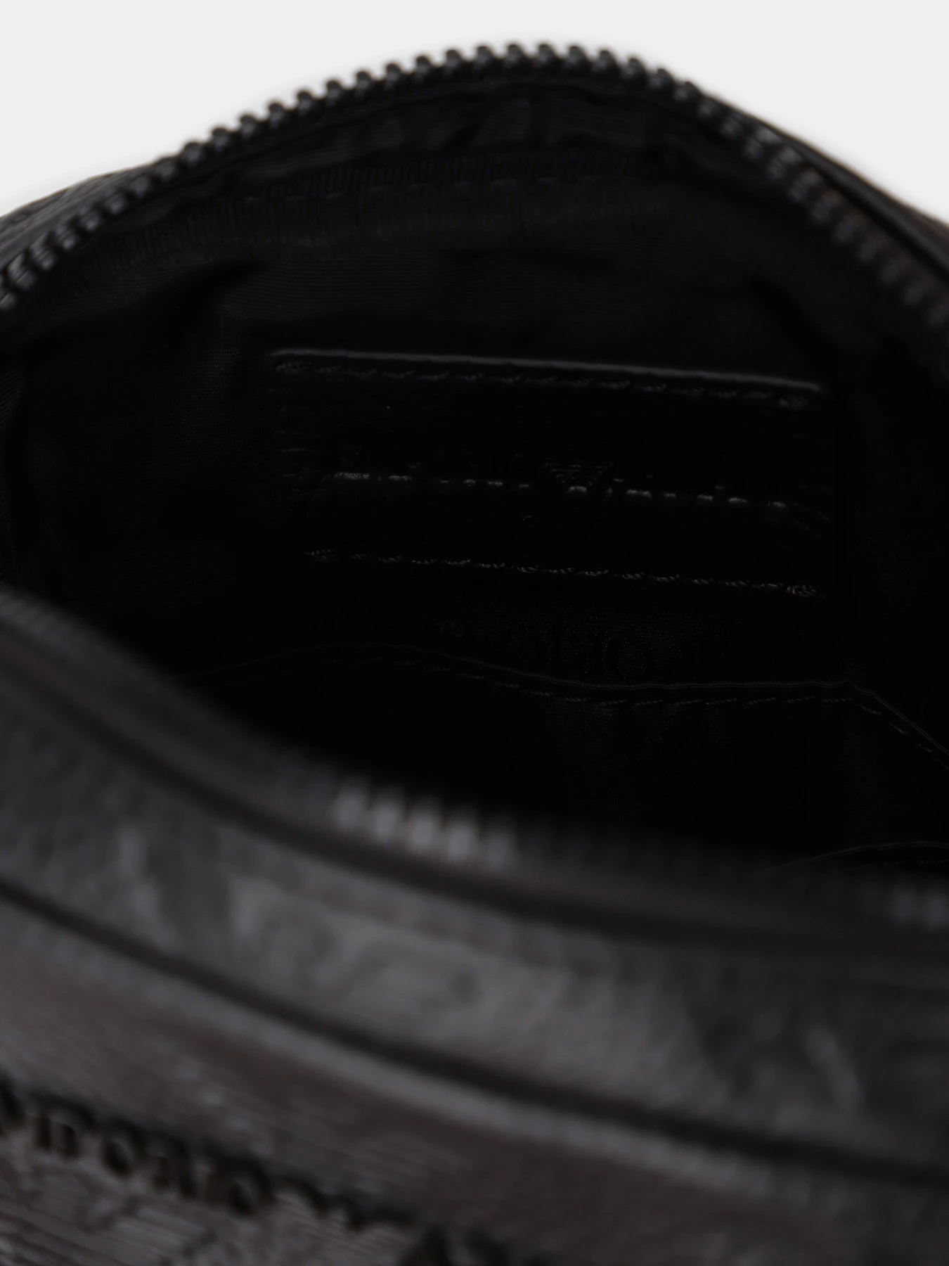 Сумки Emporio Armani модель Y4R460-Y142V-81072 Сумки Emporio Armani модель Y4R460-Y142V-81072 Фото